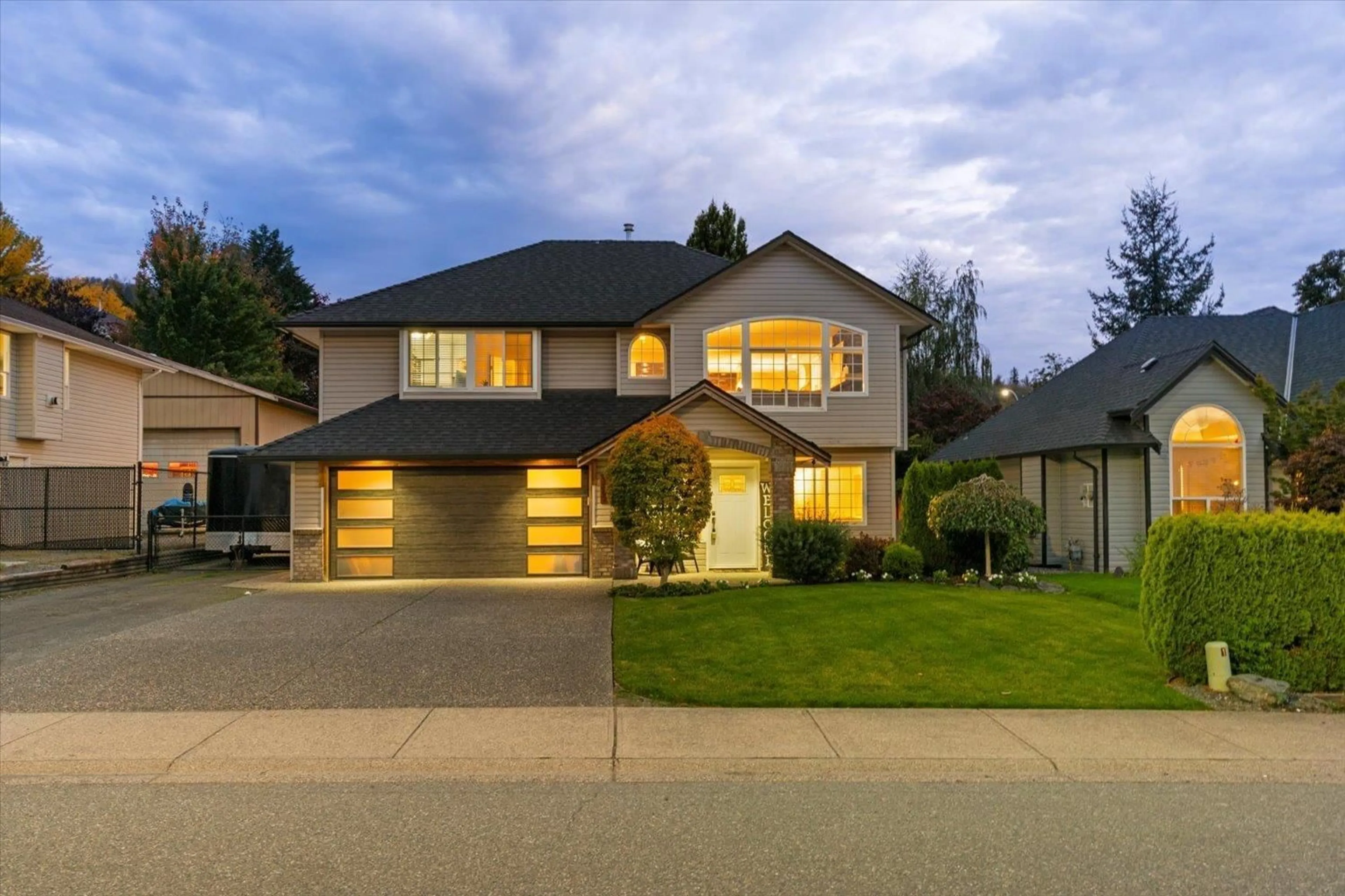 Frontside or backside of a home, the street view for 5562 TESKEY ROAD, Chilliwack British Columbia V2R3Y2