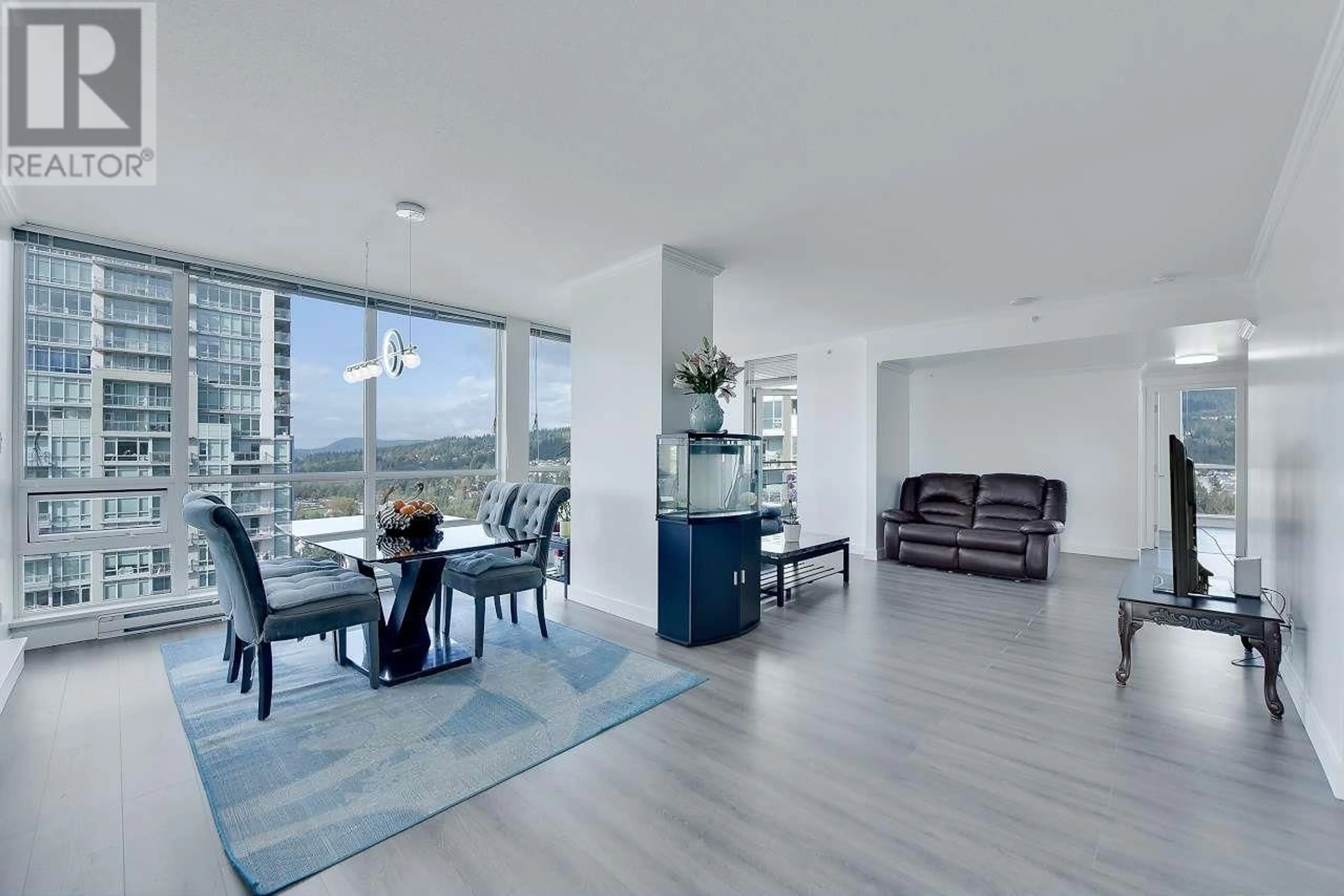 Living room, wood floors for 3207 2975 ATLANTIC AVENUE, Coquitlam British Columbia V3B0C5