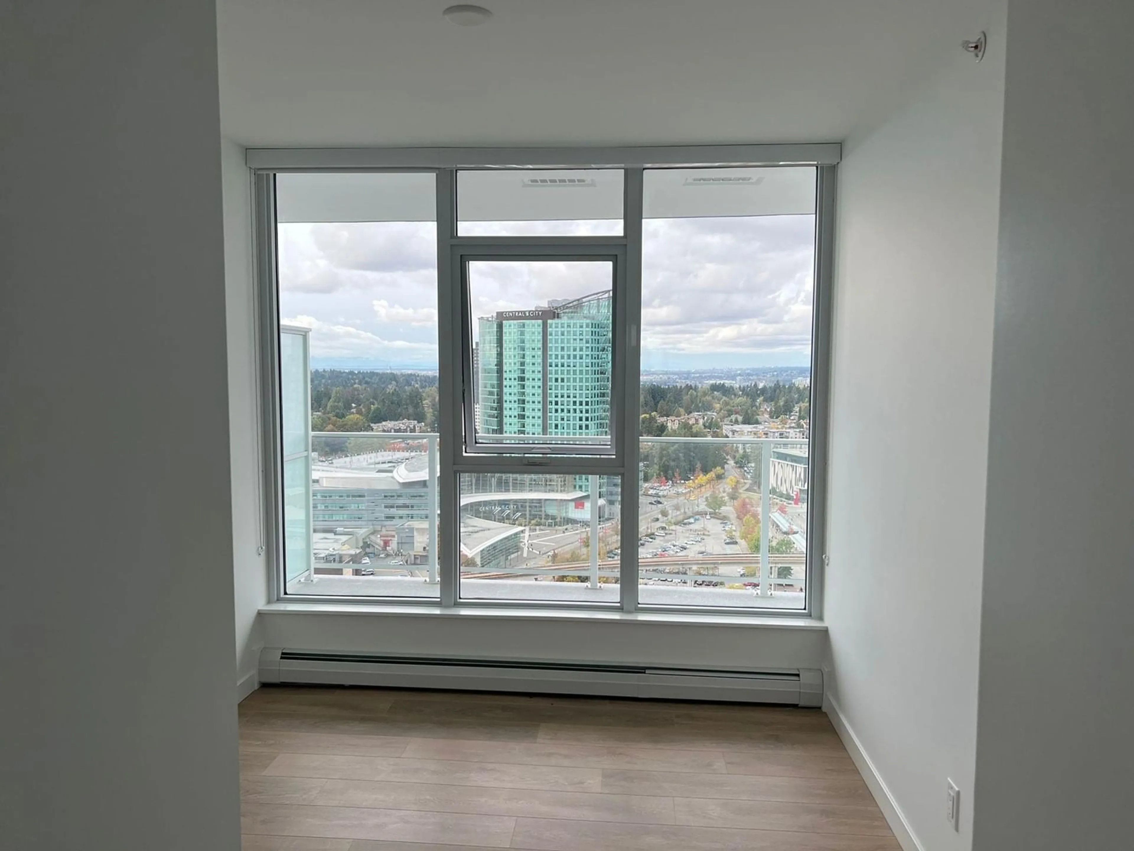 A pic of a room for 2811 13685 102 AVENUE, Surrey British Columbia V3T1N7