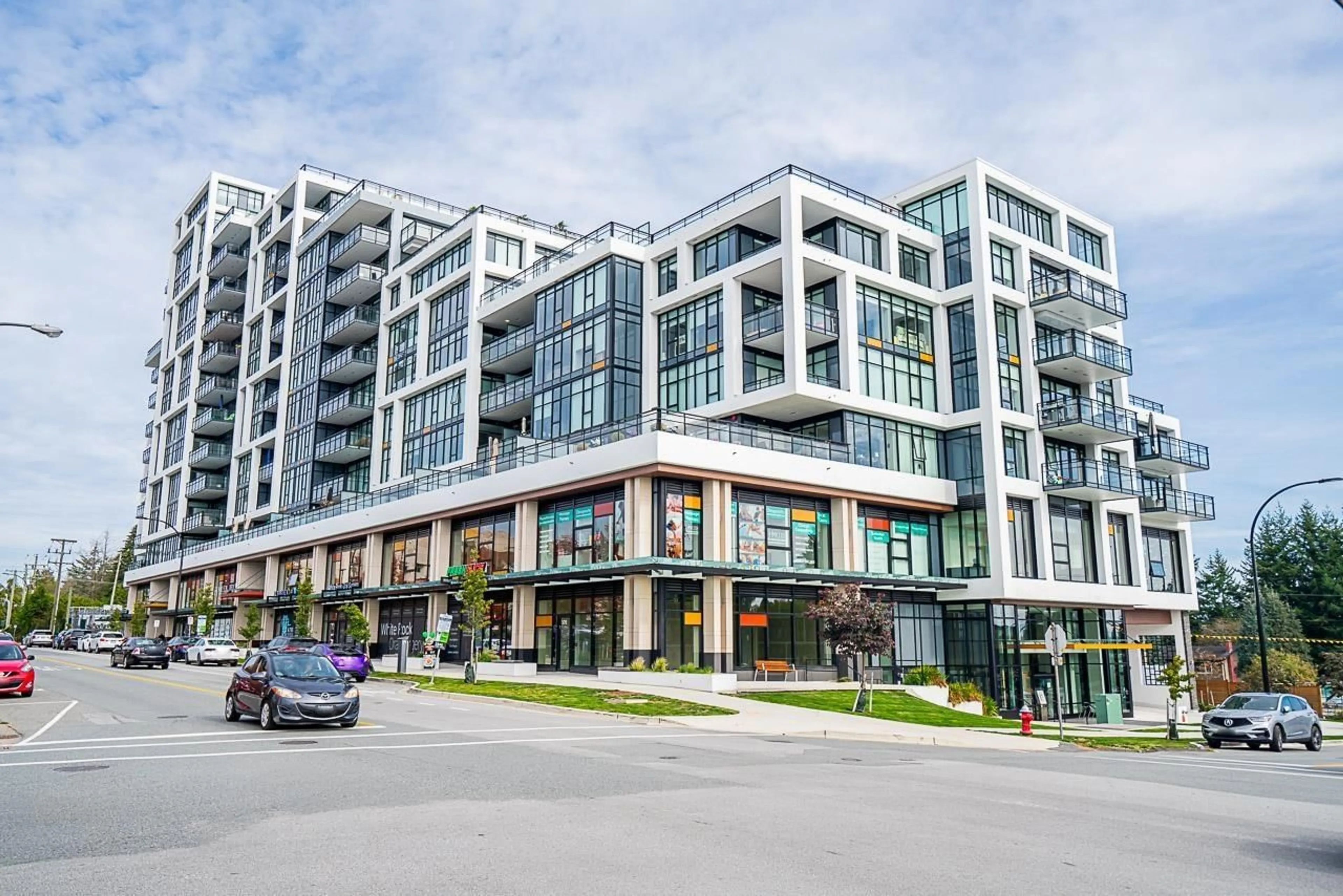 A pic from exterior of the house or condo, the front or back of building for 518 1526 FINLAY STREET, White Rock British Columbia V4B4L9