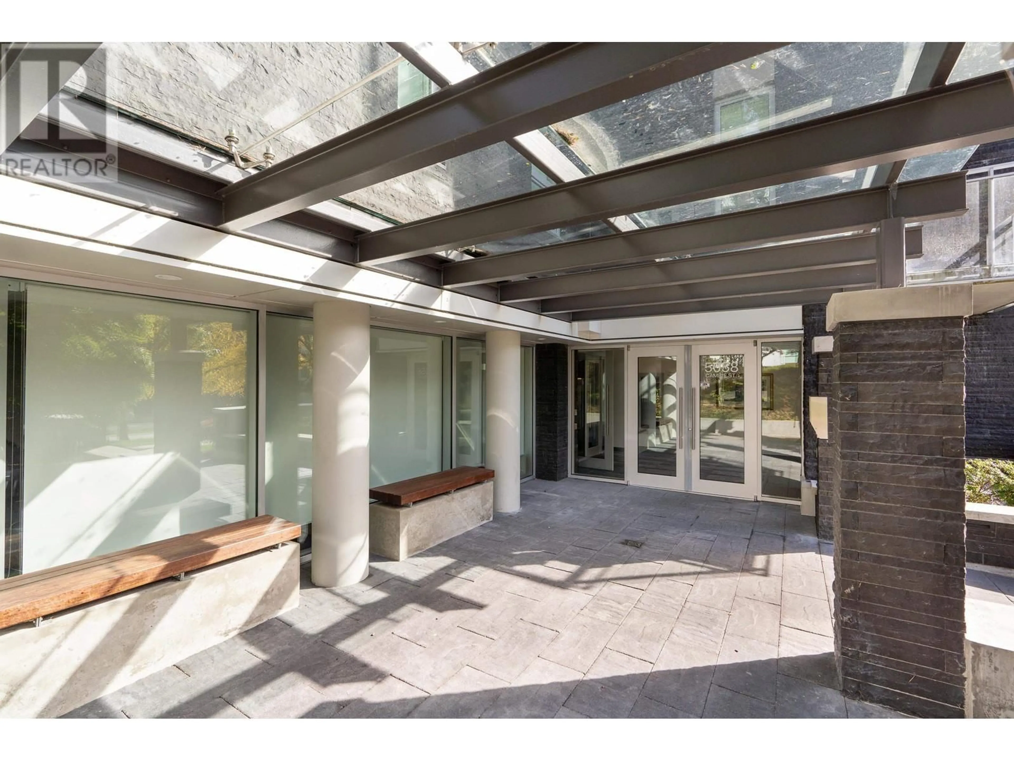 Indoor foyer, cement floor for 407 5058 CAMBIE STREET, Vancouver British Columbia V5Z2Z5