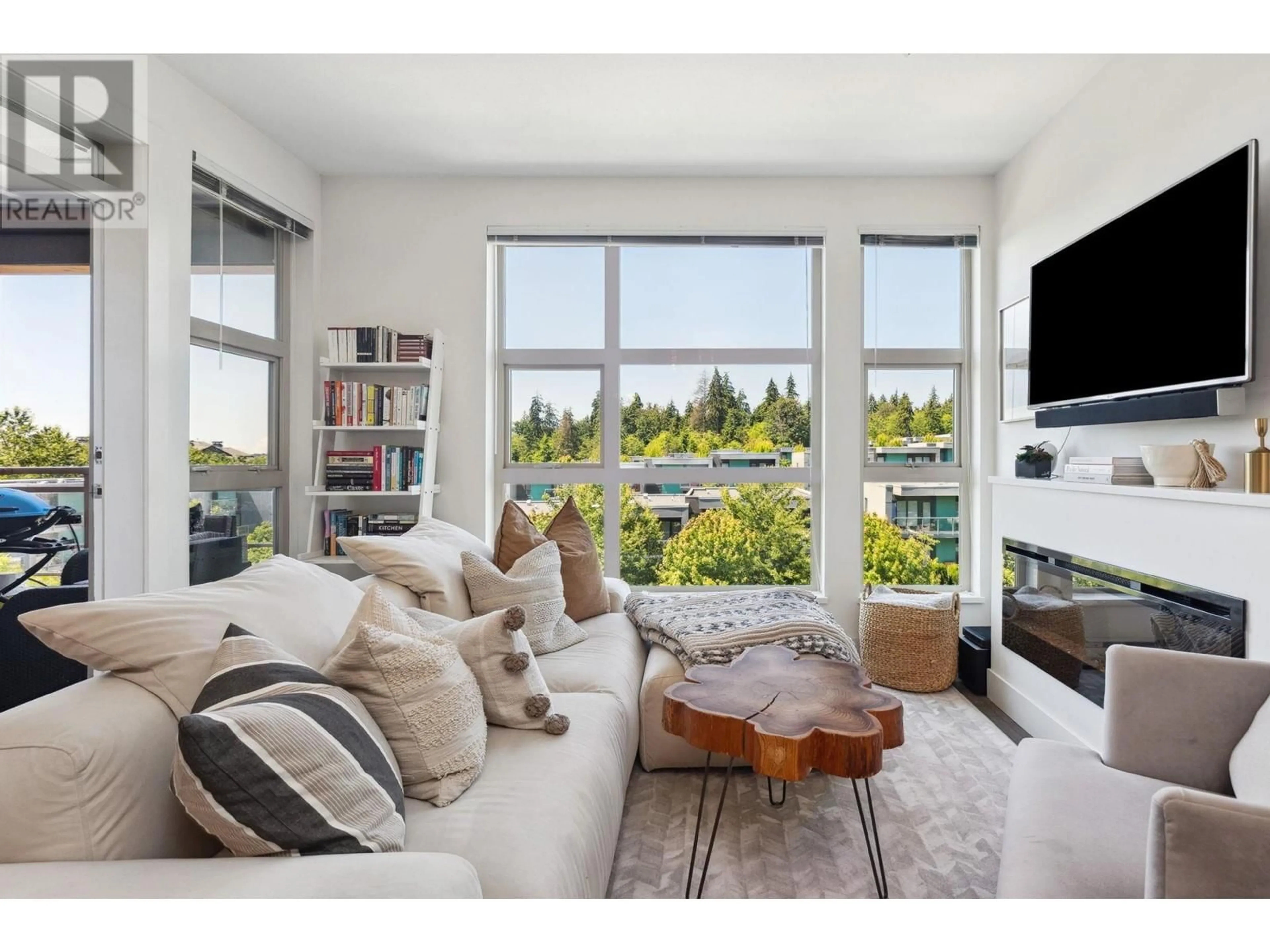 Living room, wood floors for 410 3602 ALDERCREST DRIVE, North Vancouver British Columbia V7G0A2