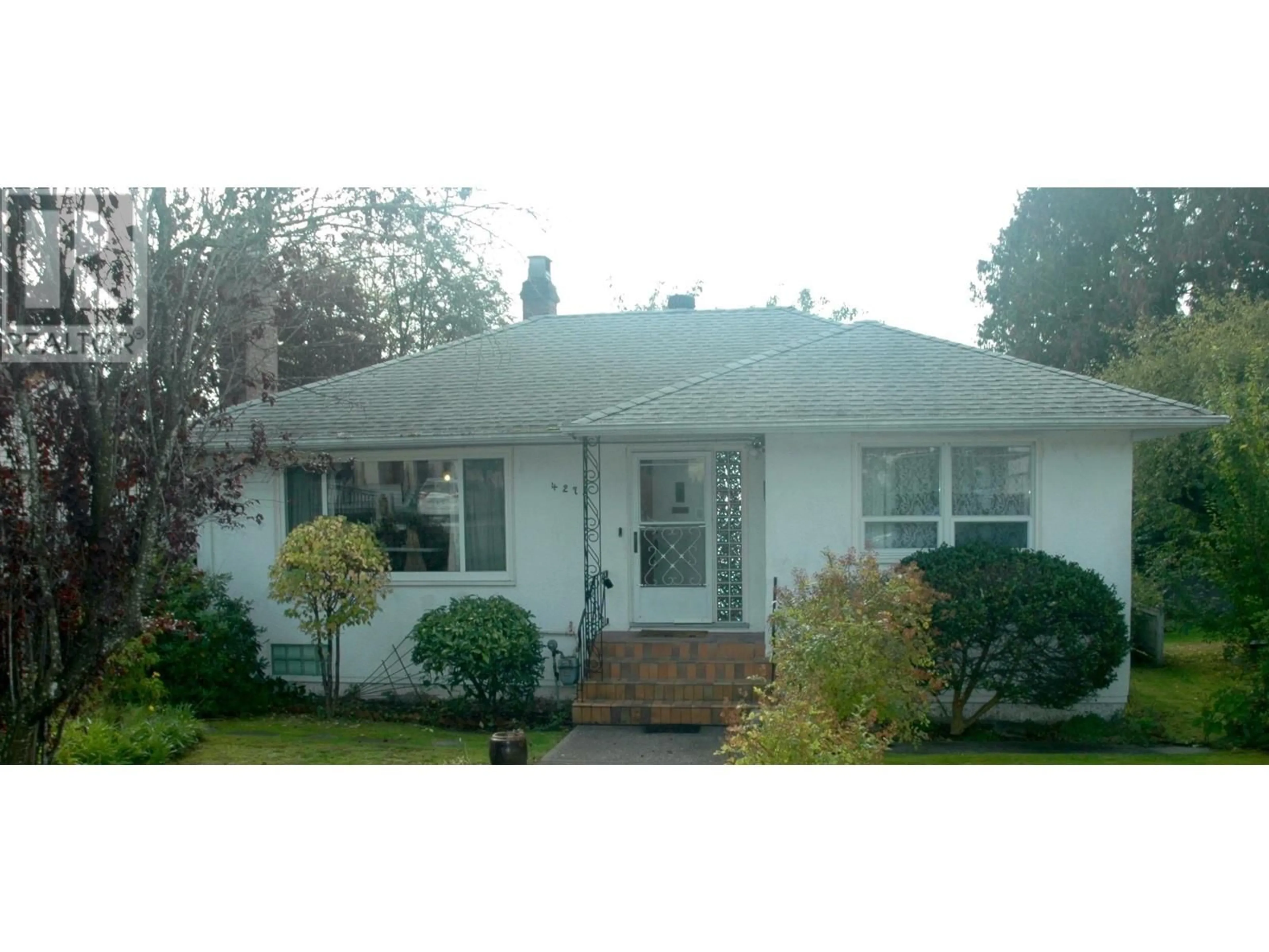 Home with vinyl exterior material for 4278 WATLING STREET, Burnaby British Columbia V5J1V2