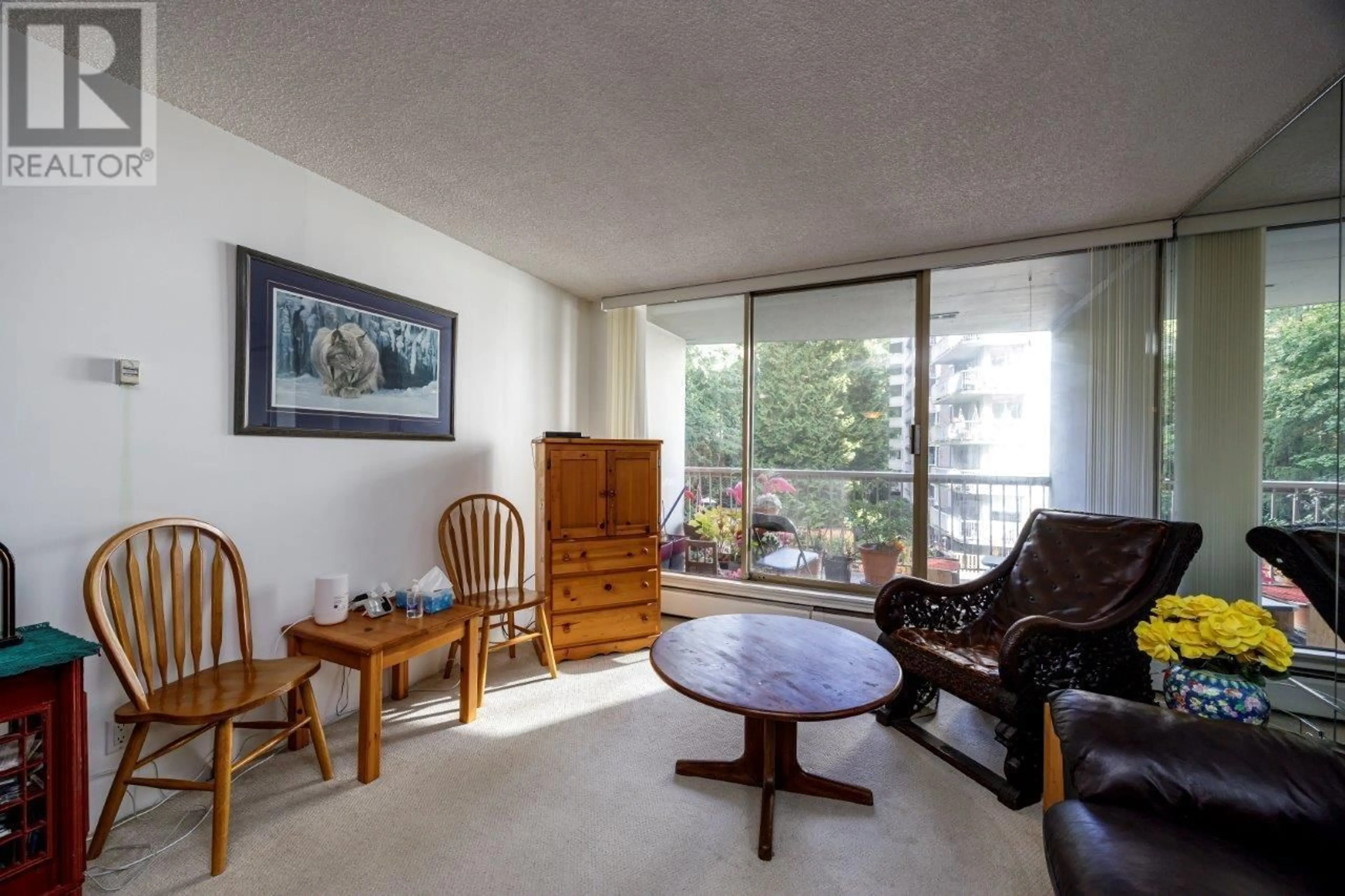 Living room for 405 2024 FULLERTON AVENUE, North Vancouver British Columbia V7P3G4