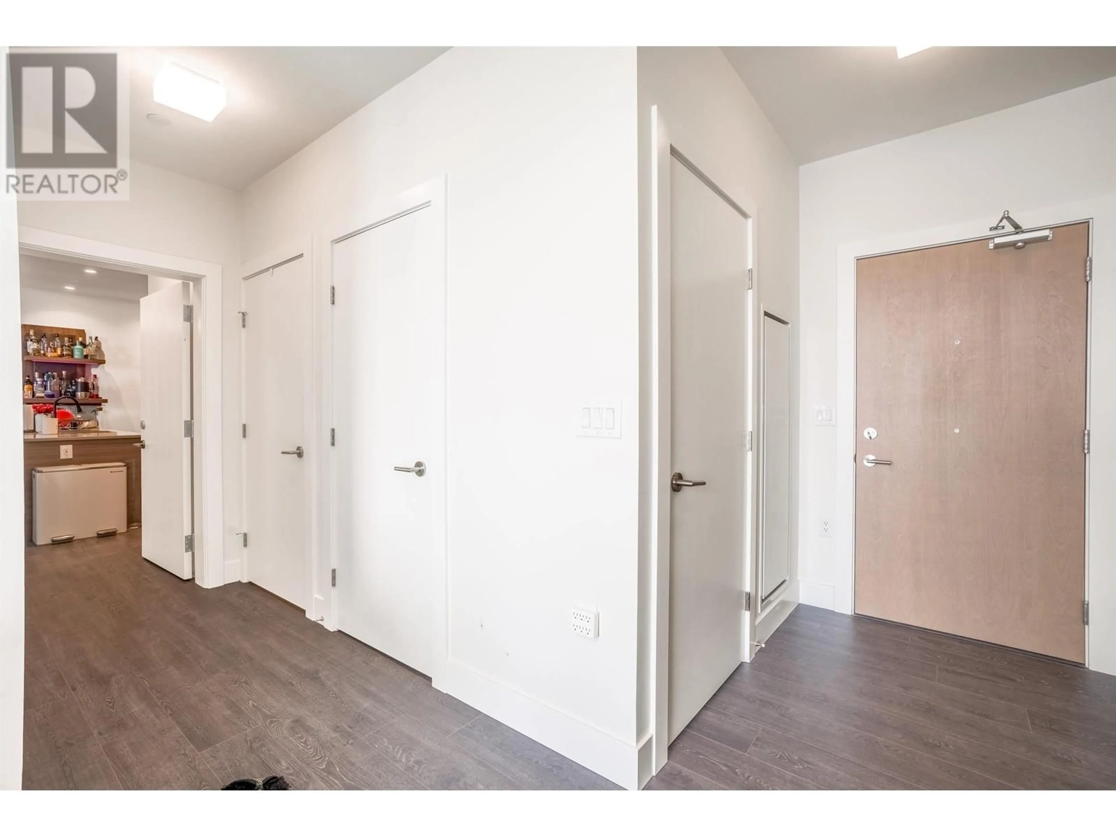 Indoor entryway, wood floors for 504 3438 SAWMILL CRESCENT, Vancouver British Columbia V5S0E3