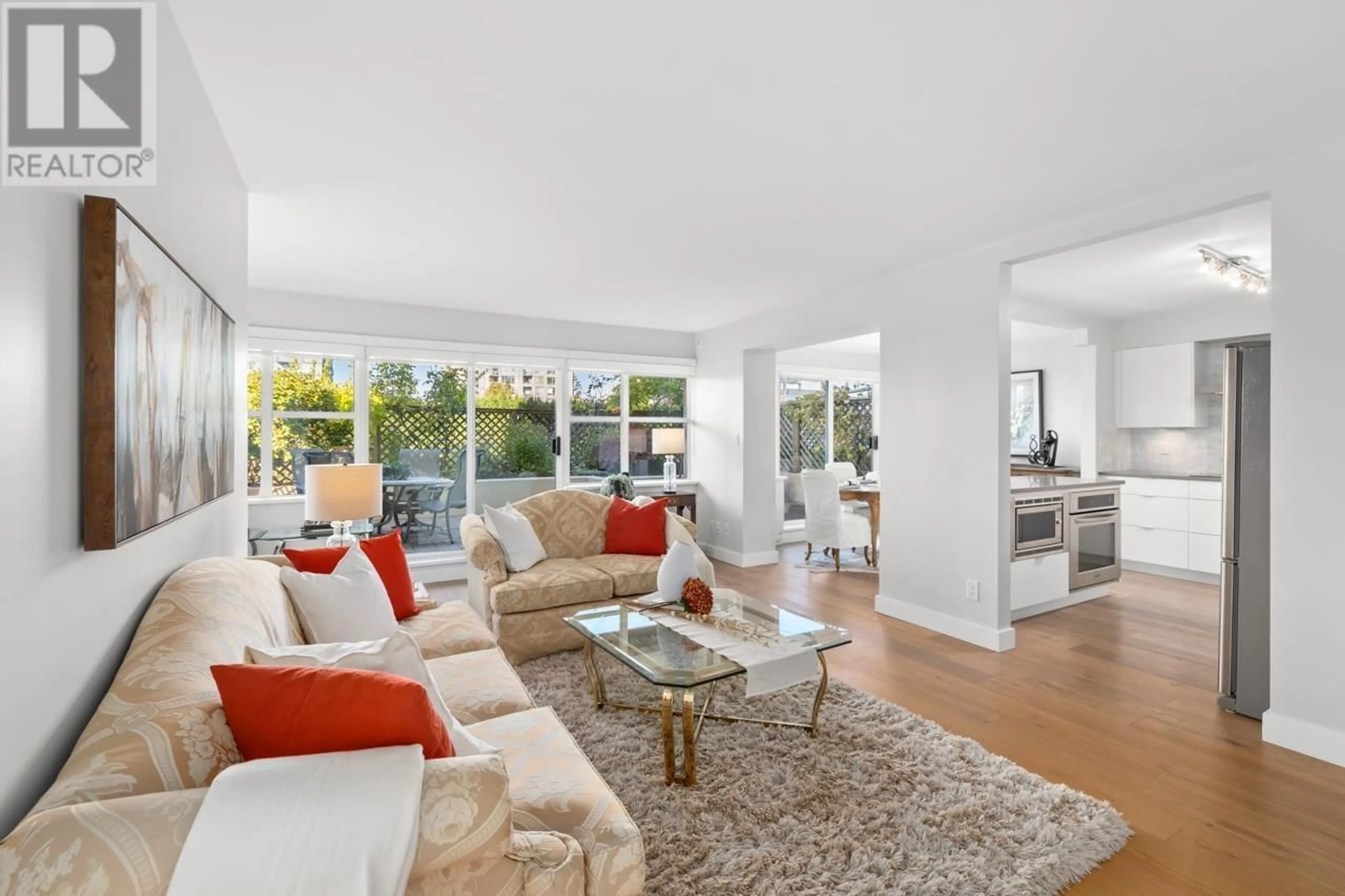 Living room, wood floors for 204 1555 EASTERN AVENUE, North Vancouver British Columbia V7L3G2