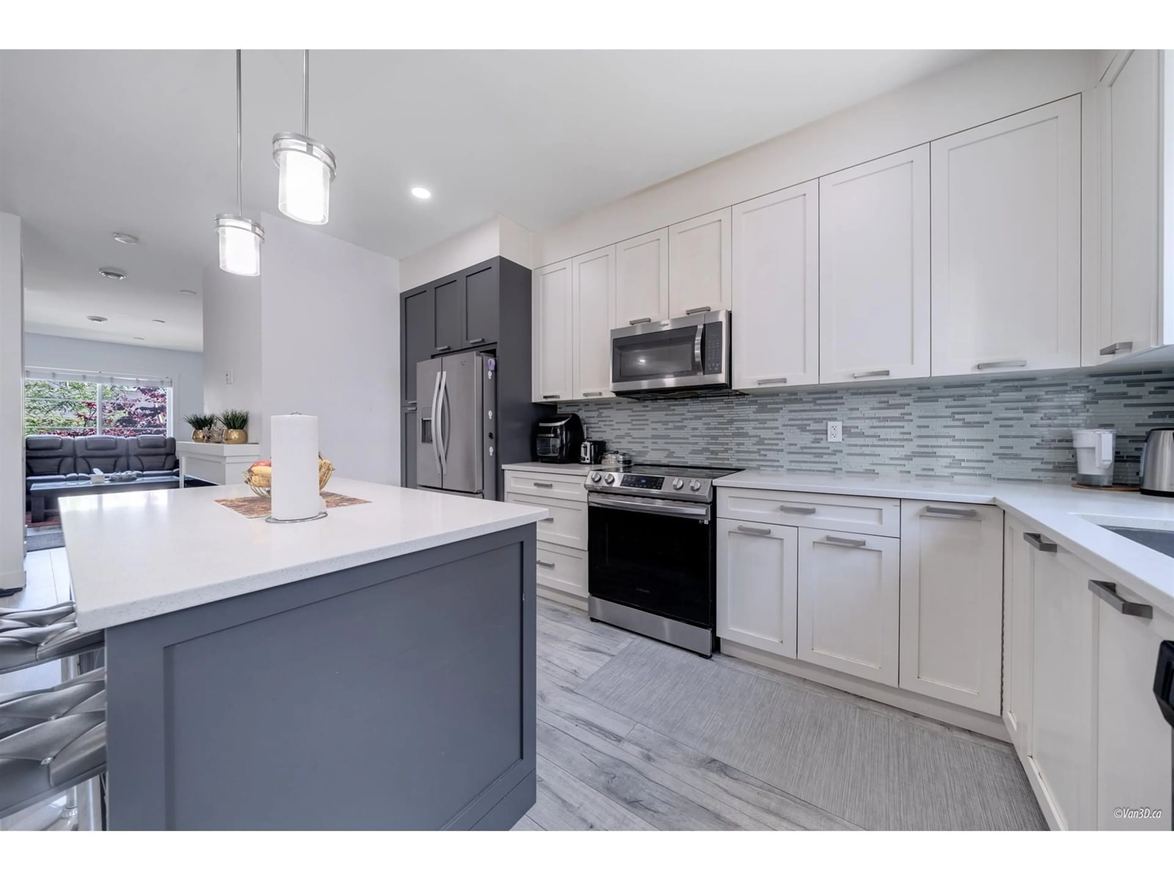 Open concept kitchen for 7 5867 129 STREET, Surrey British Columbia V3X0J4