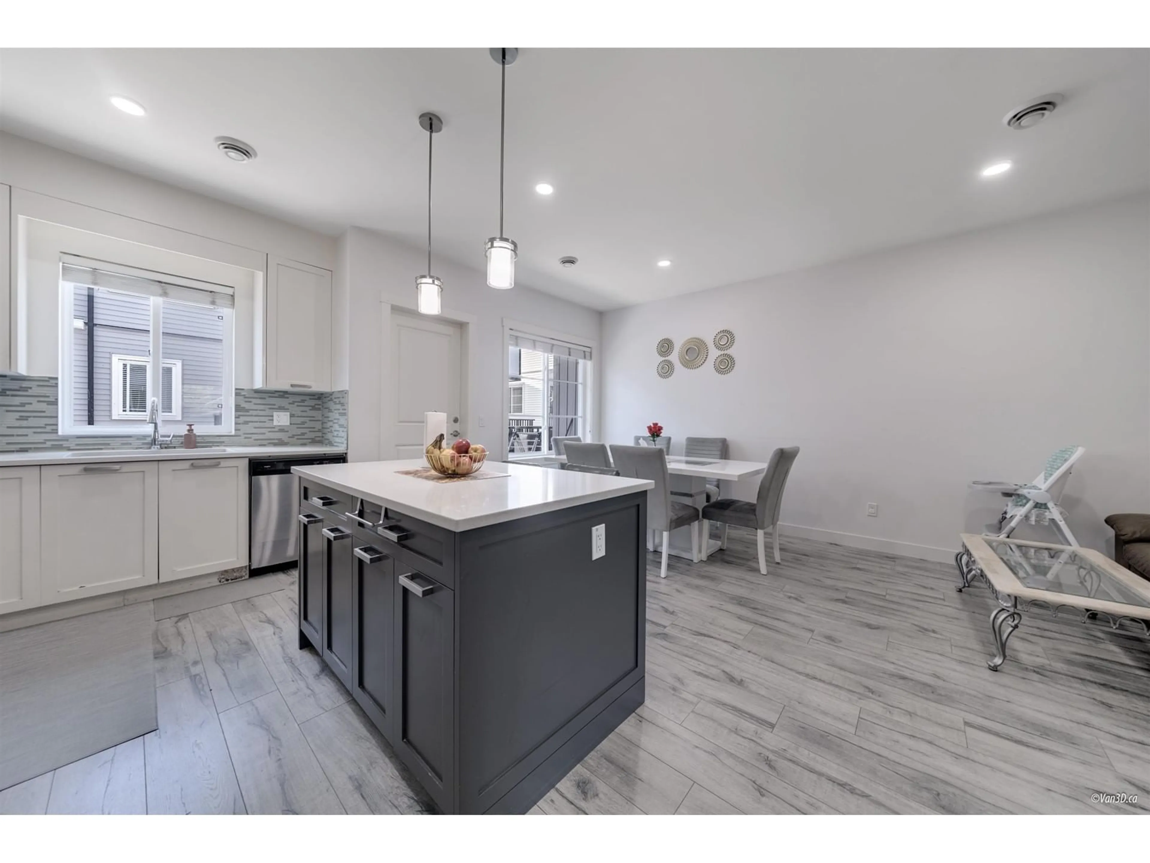 Open concept kitchen for 7 5867 129 STREET, Surrey British Columbia V3X0J4