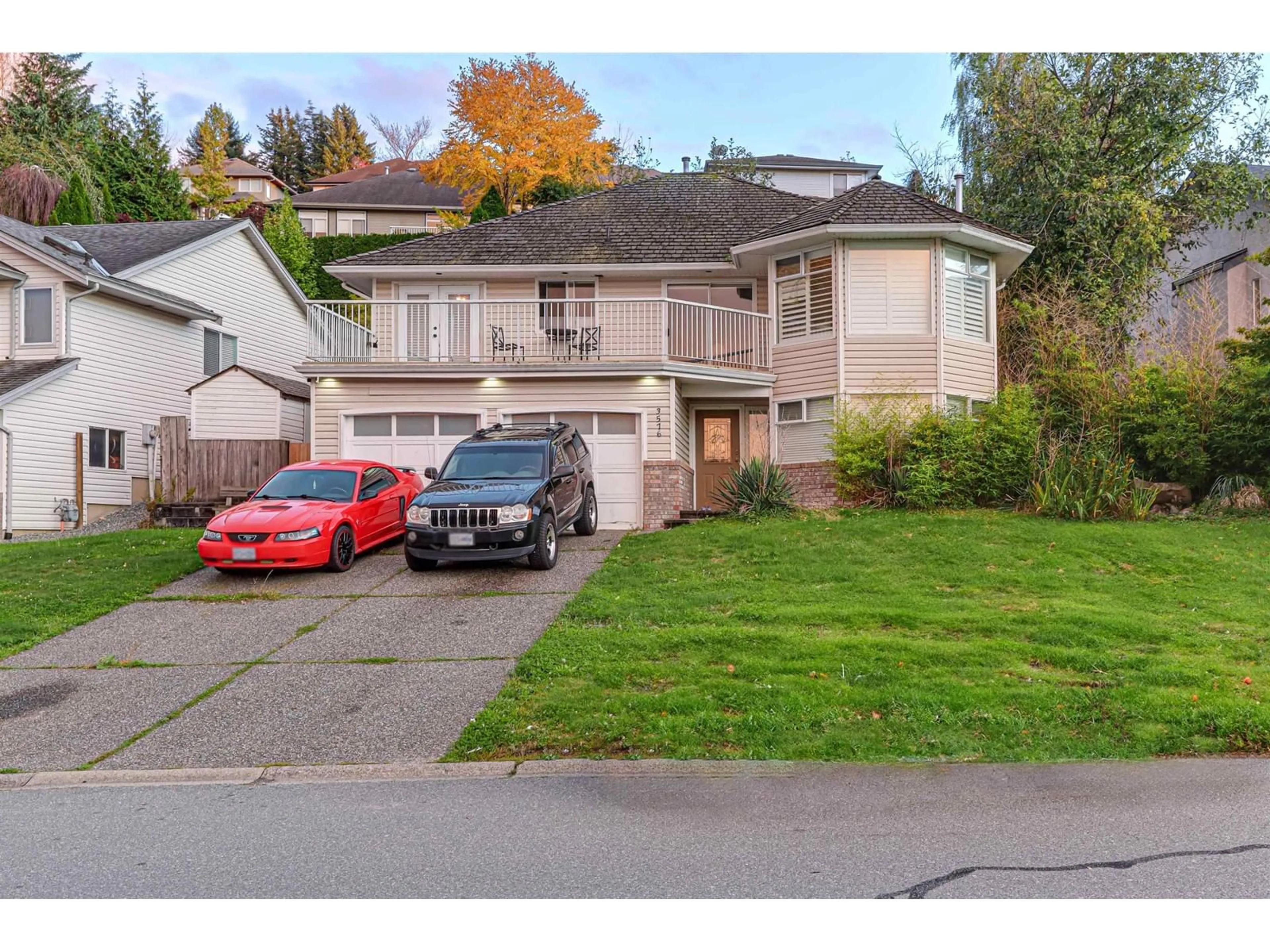 Frontside or backside of a home, the street view for 3576 MCKINLEY DRIVE, Abbotsford British Columbia V2S8M6