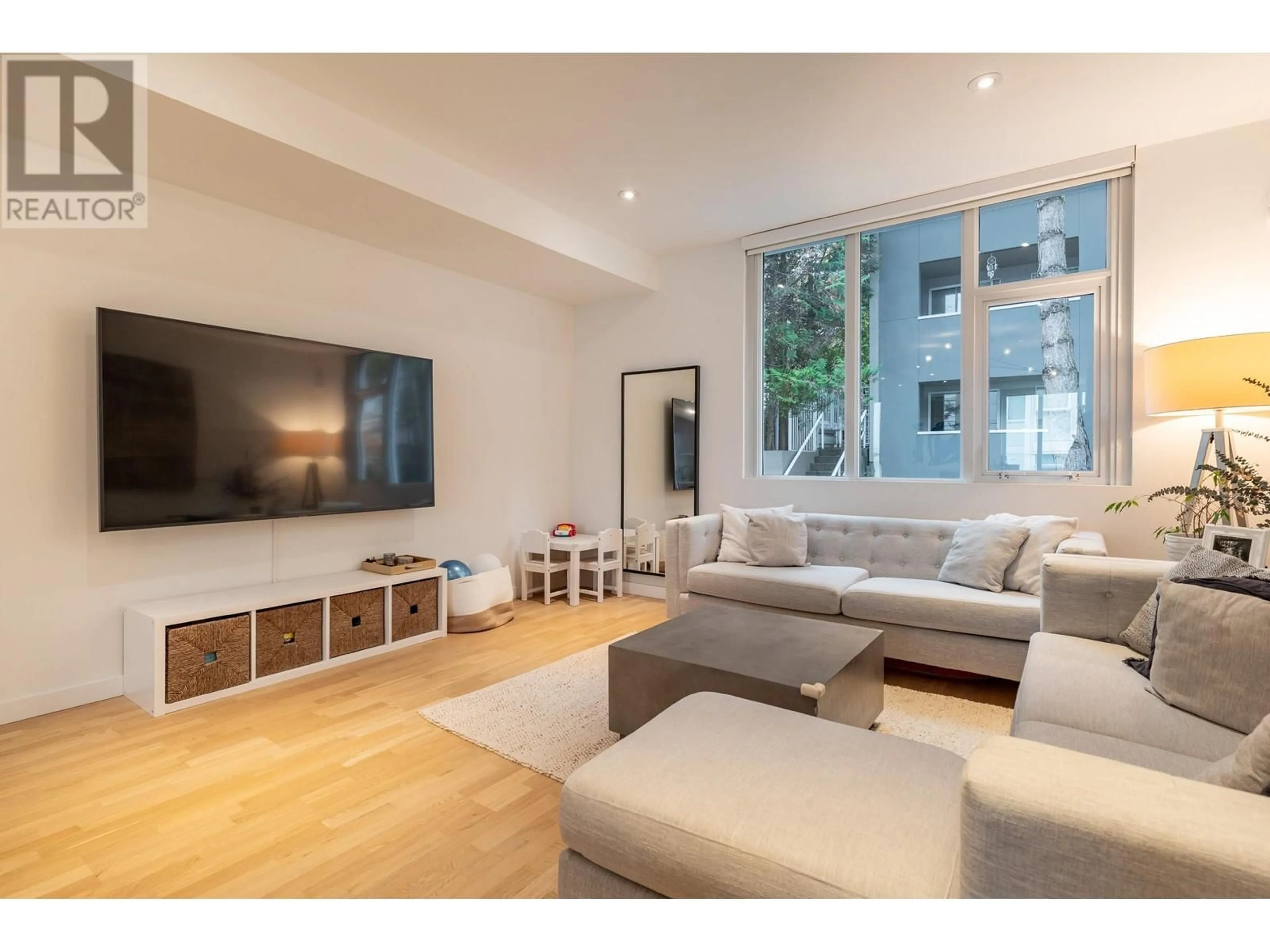 Living room, wood floors for 2210 WILLOW STREET, Vancouver British Columbia V5Z0C8