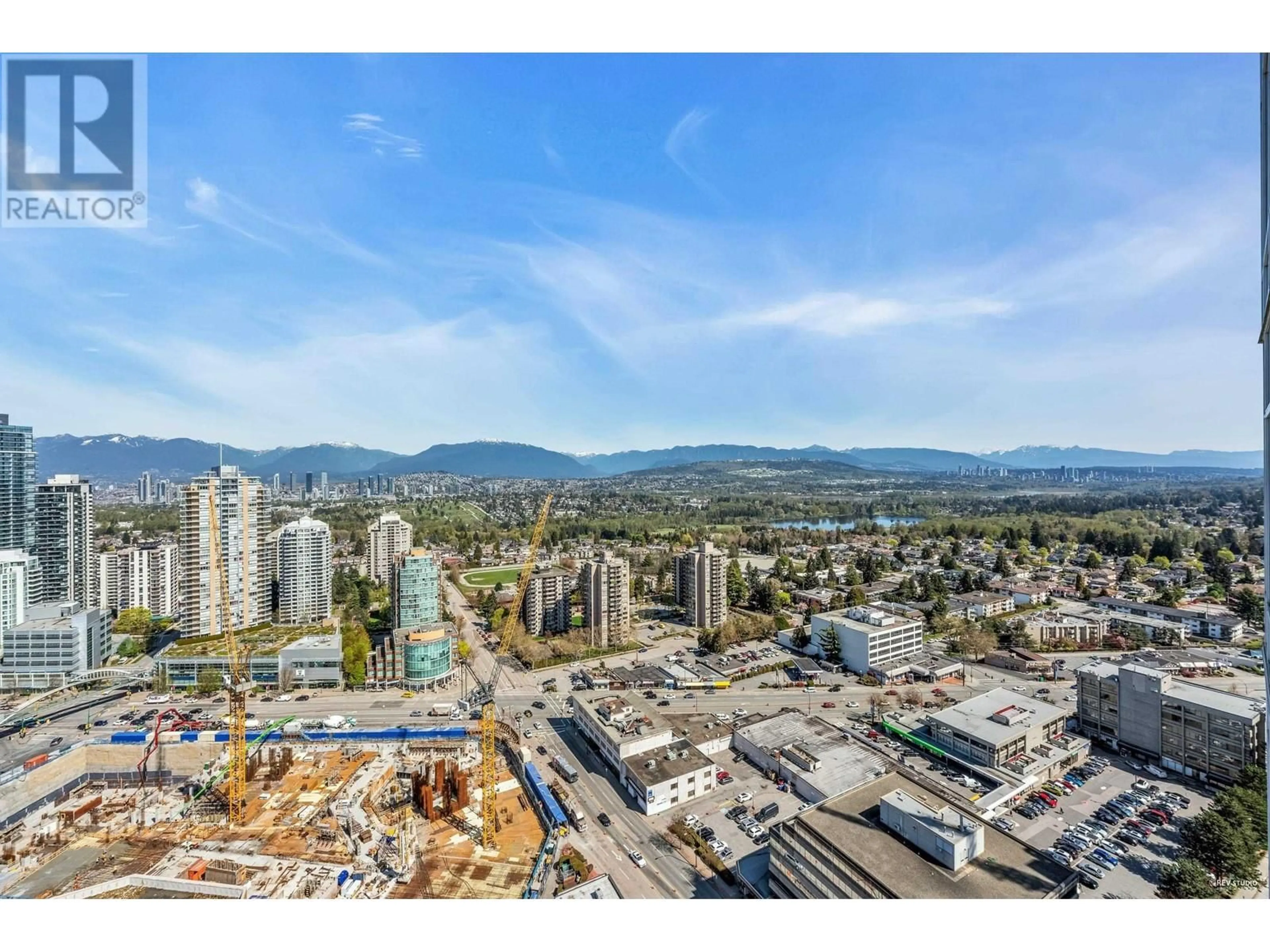 A pic from exterior of the house or condo, the view of city buildings for 3802 4880 BENNETT STREET, Burnaby British Columbia V5H0C1