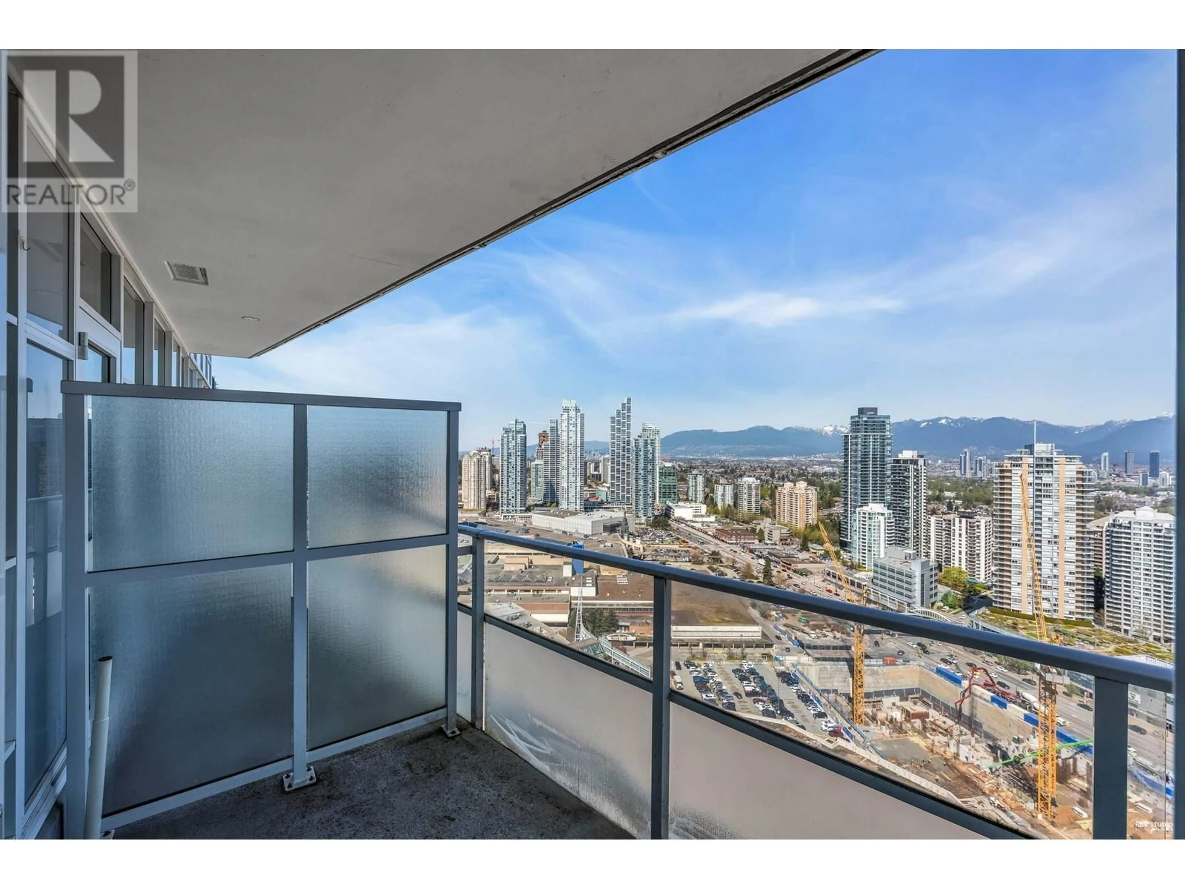 A pic from exterior of the house or condo, the view of city buildings for 3802 4880 BENNETT STREET, Burnaby British Columbia V5H0C1