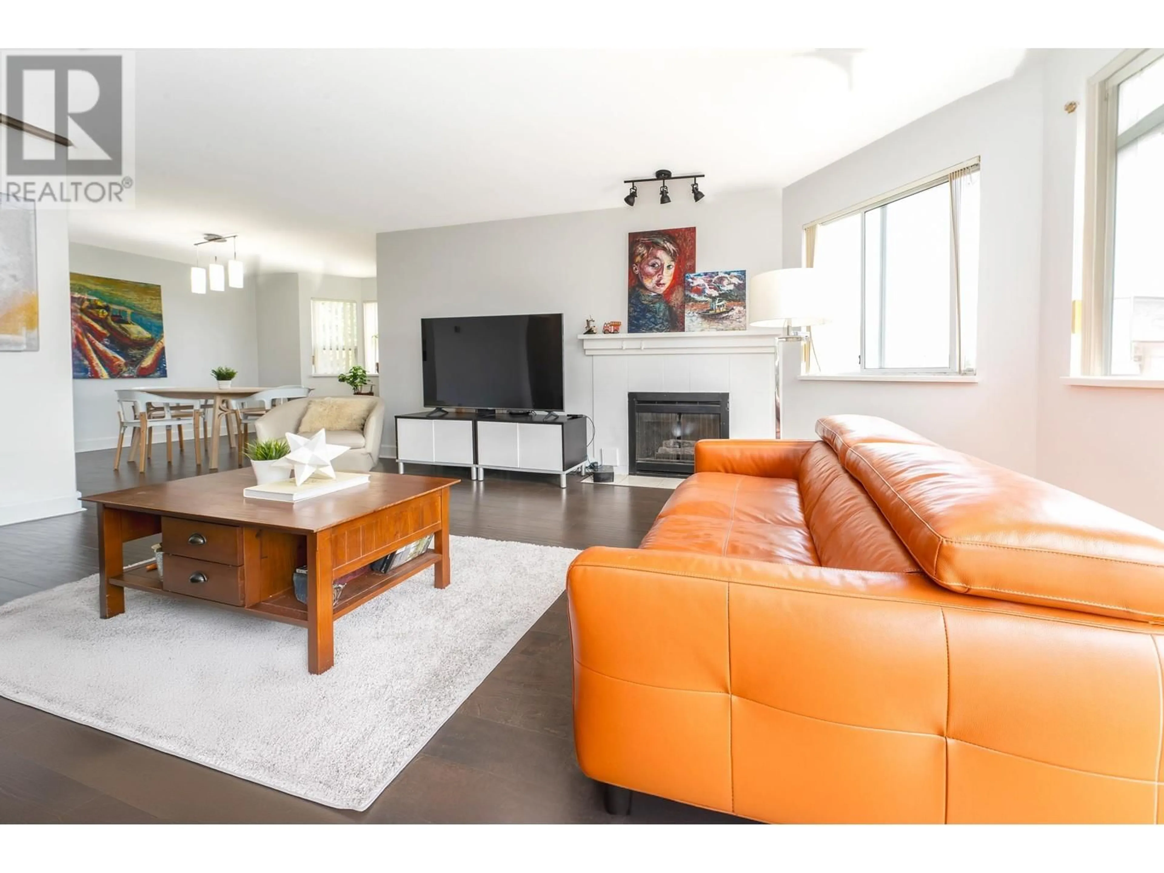 Living room, wood floors for 304 22222 119 AVENUE, Maple Ridge British Columbia V2X2Y9