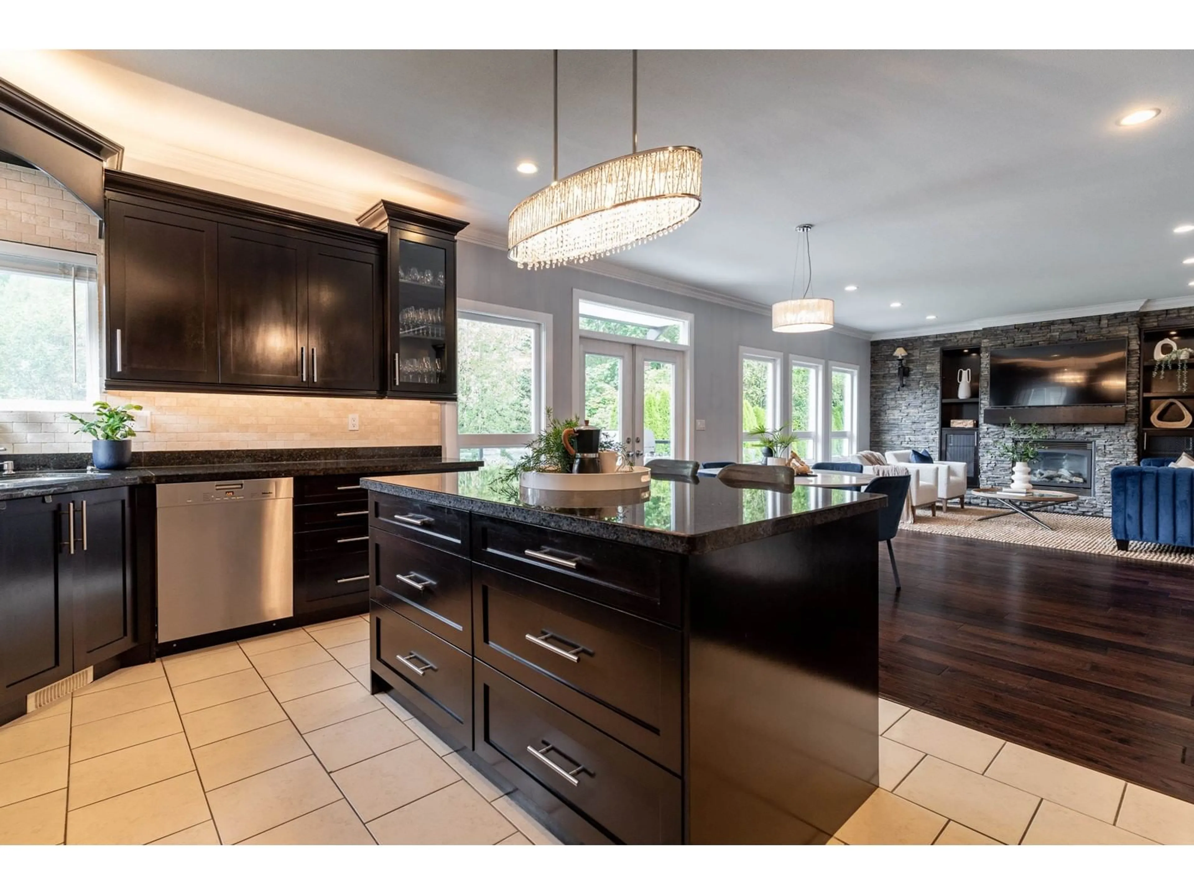 Open concept kitchen for 21621 93 AVENUE, Langley British Columbia V1M4E1