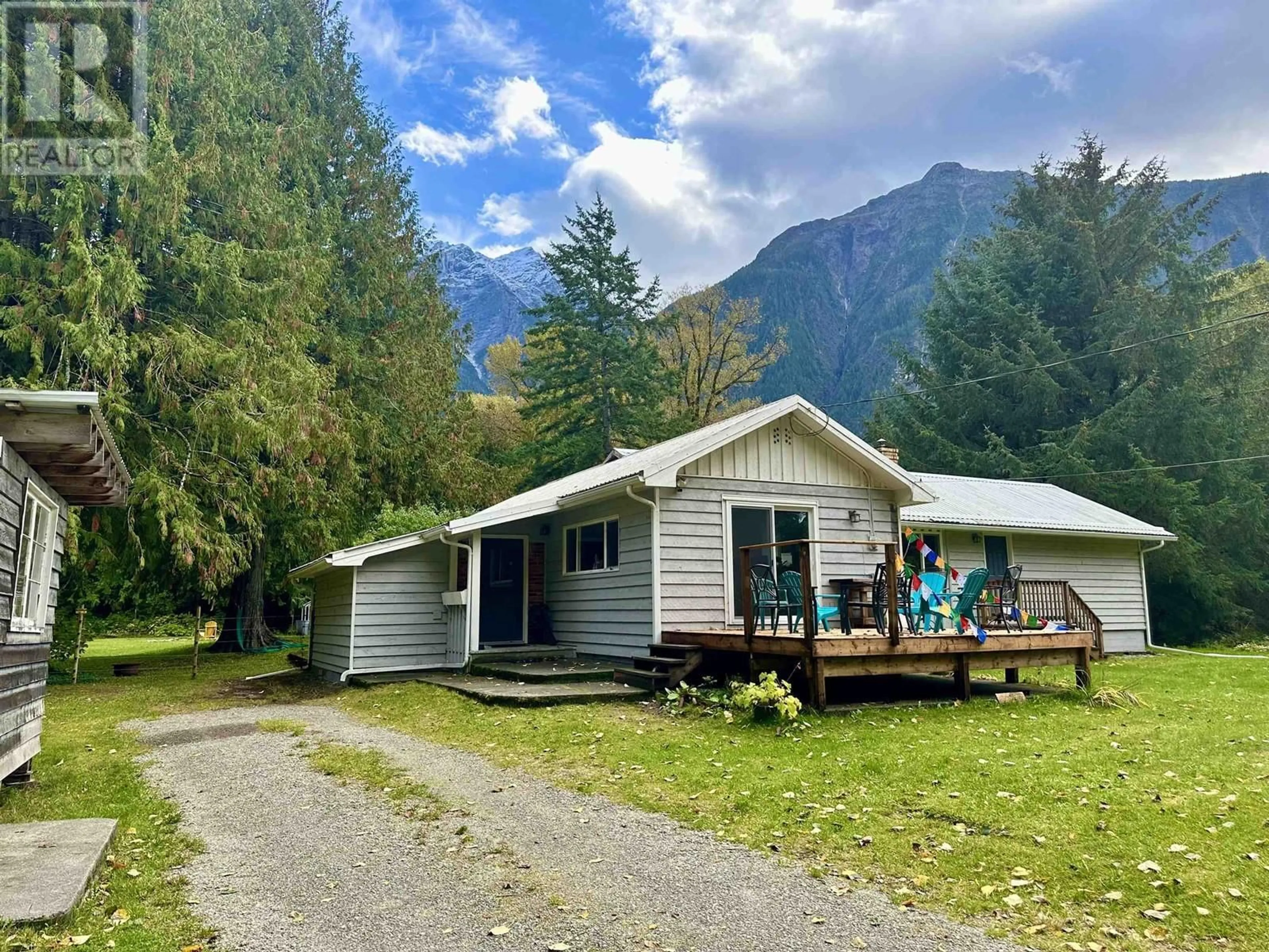 Cottage for 1025 MACLELLAN ROAD, Bella Coola British Columbia V0T1C0