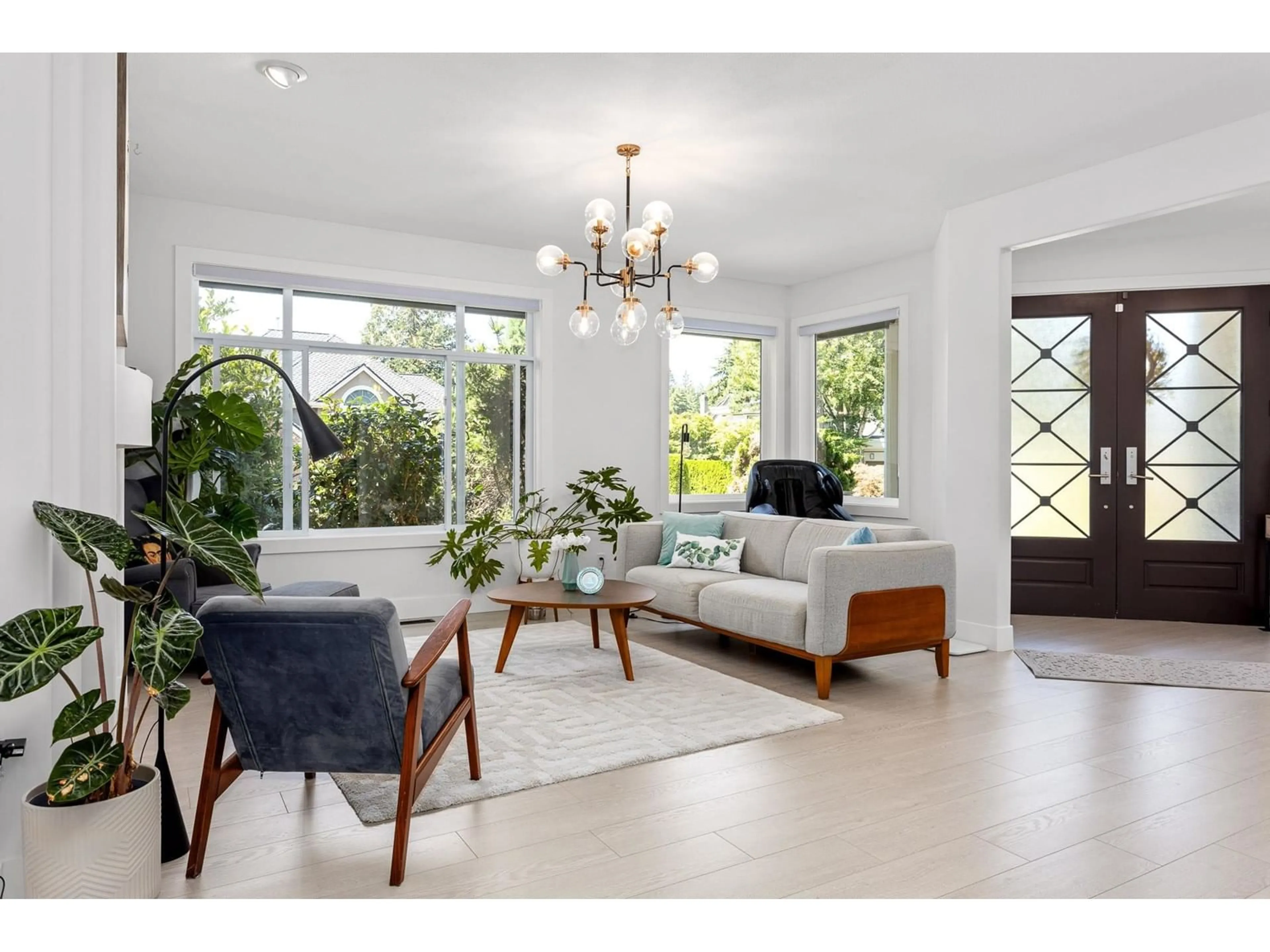 Living room, wood floors for 13410 16A AVENUE, Surrey British Columbia V4A9R4