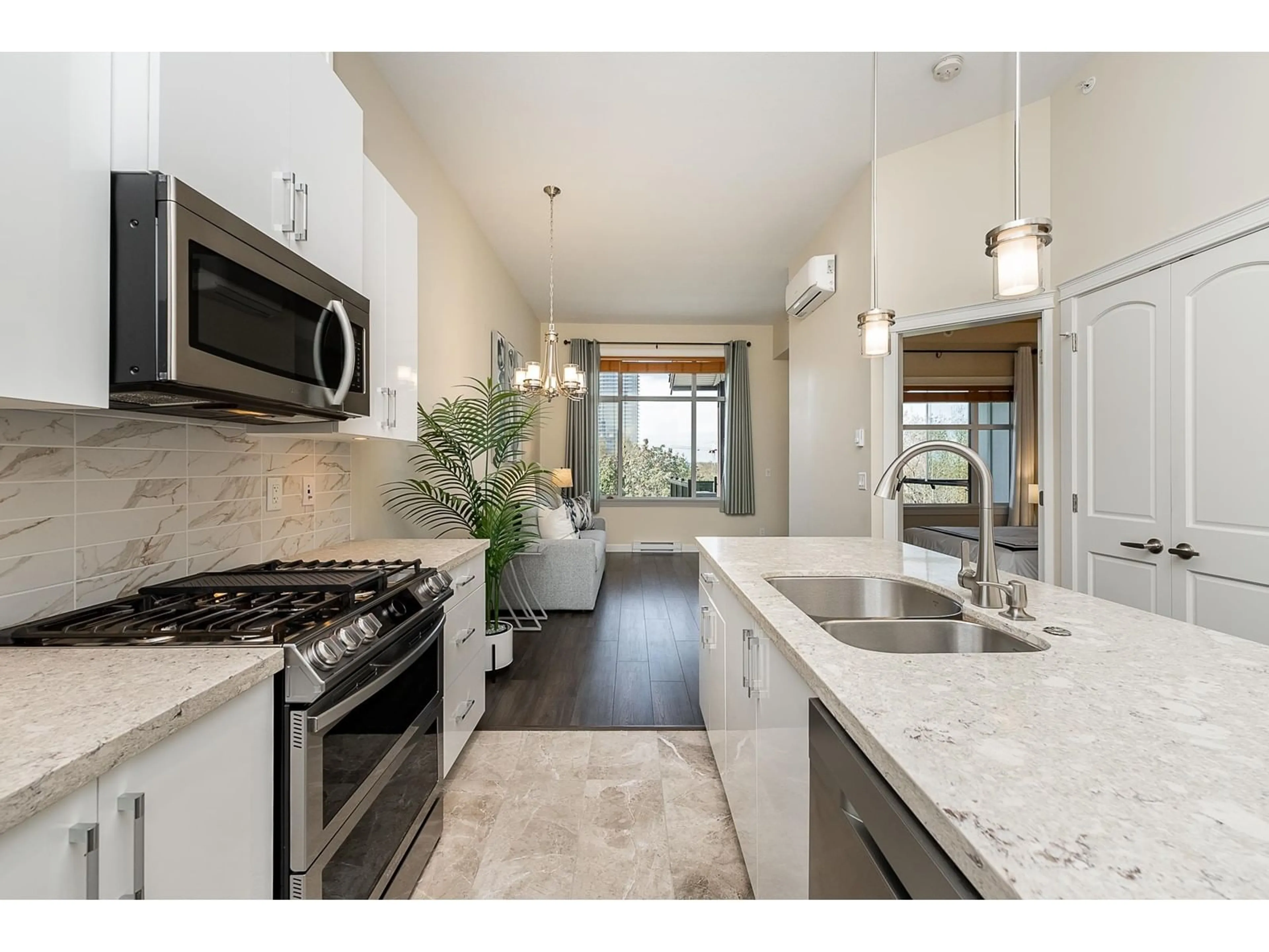 Open concept kitchen for 601 8558 202B STREET, Langley British Columbia V2Y3L4