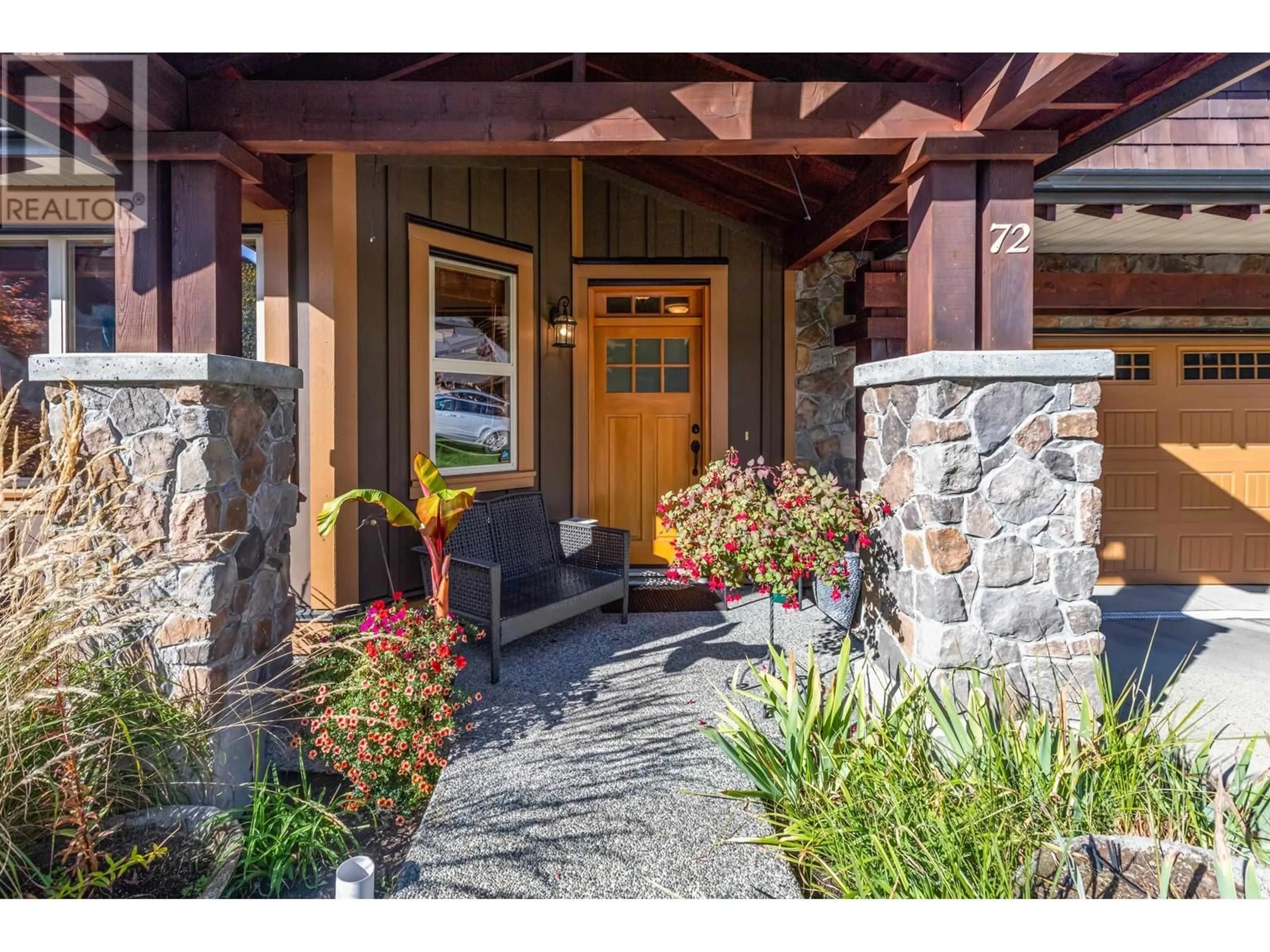 Indoor entryway for 72 24185 106B AVENUE, Maple Ridge British Columbia V2W0C6