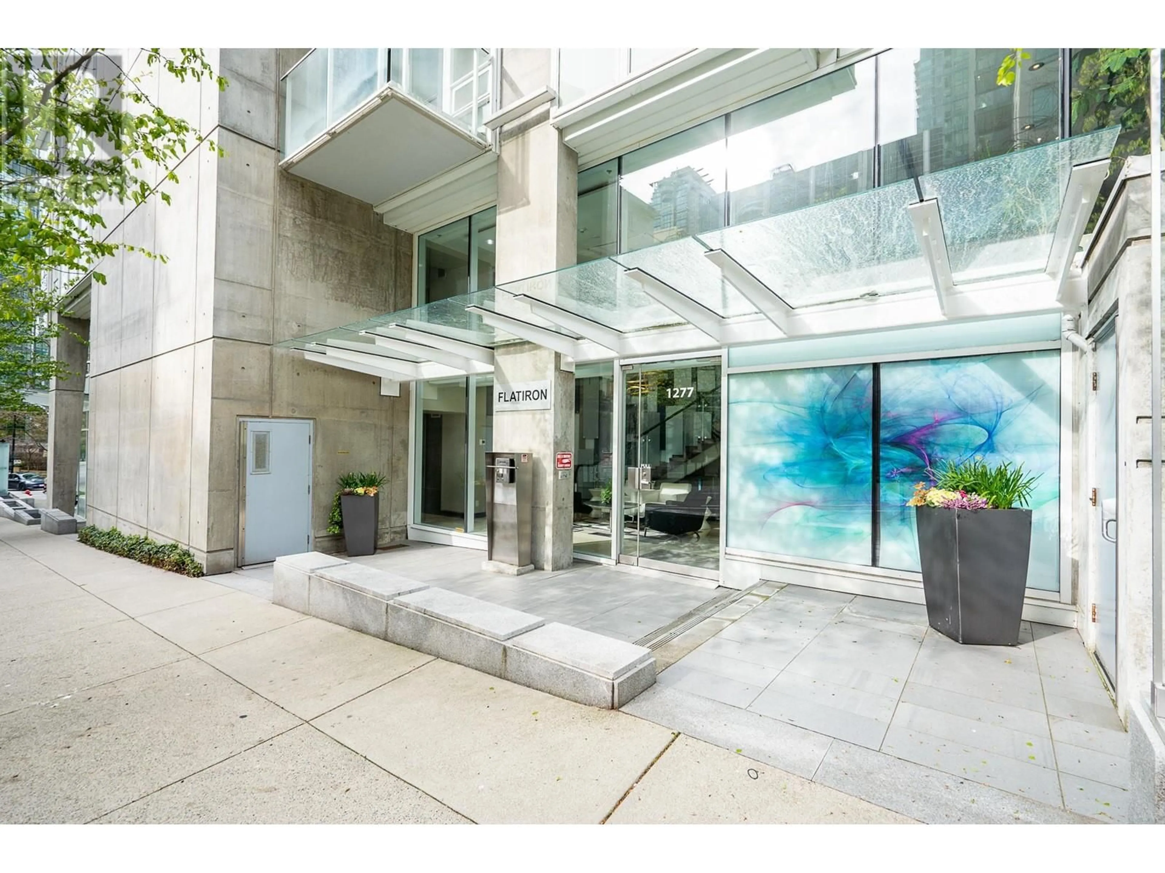 Indoor foyer for 1002 1277 MELVILLE STREET, Vancouver British Columbia V6E0A4