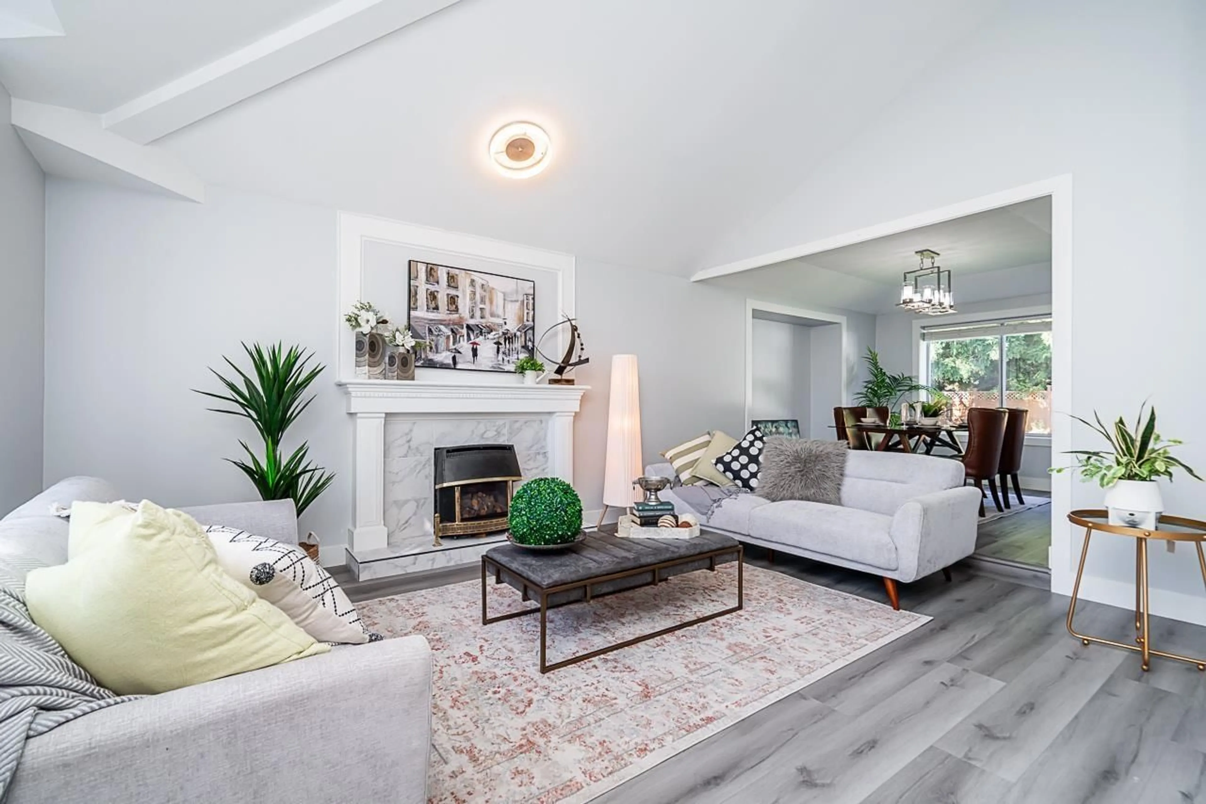 Living room, wood floors for 18533 62 AVENUE, Surrey British Columbia V3S7P8