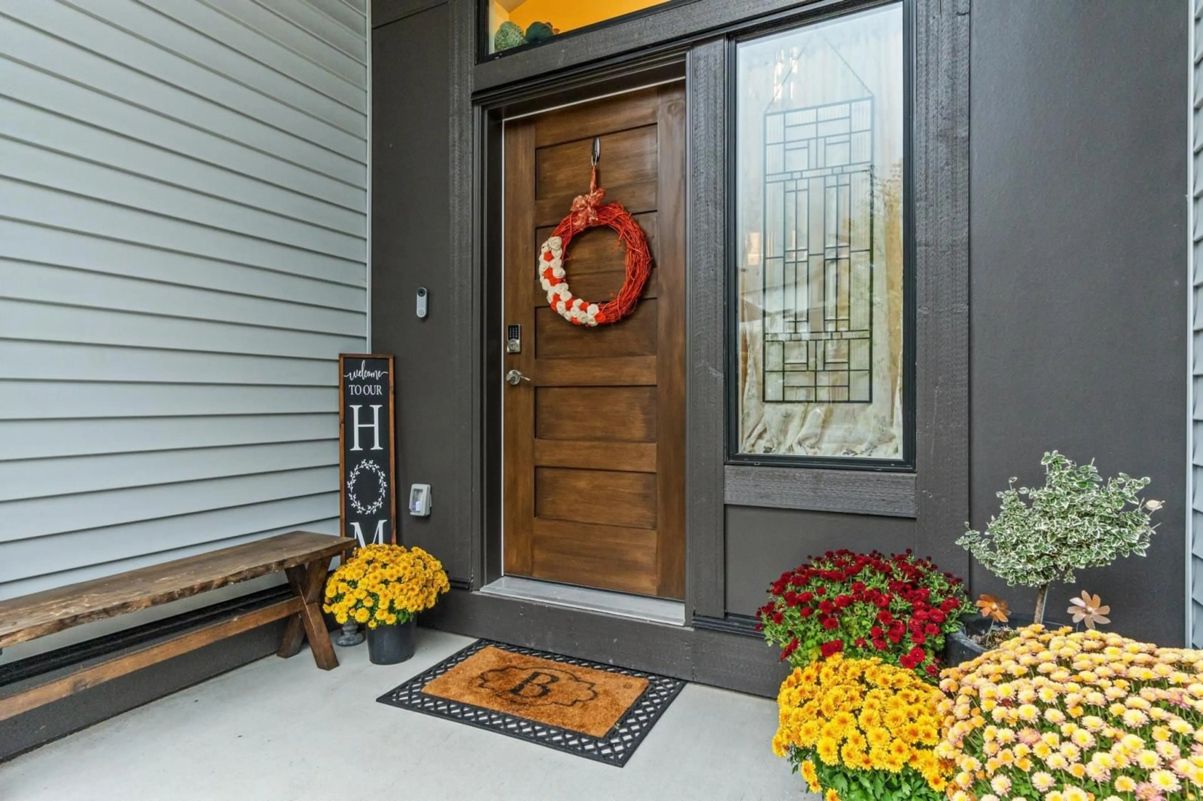 Indoor entryway, wood floors for B 50241 LUNA PLACE, Chilliwack British Columbia V4Z0E1