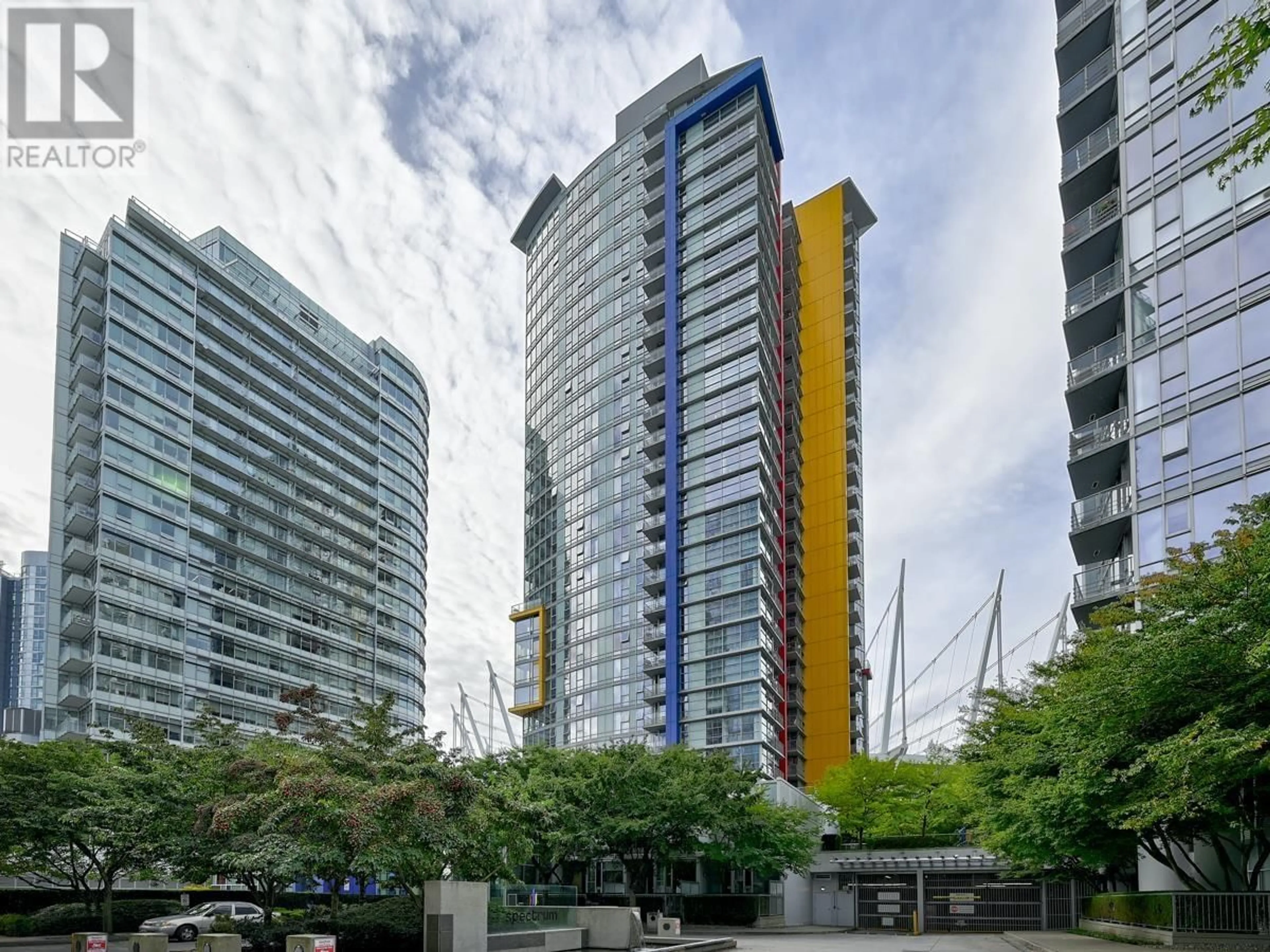 A pic from exterior of the house or condo, the view of city buildings for 3207 111 W GEORGIA STREET, Vancouver British Columbia V6B1T8