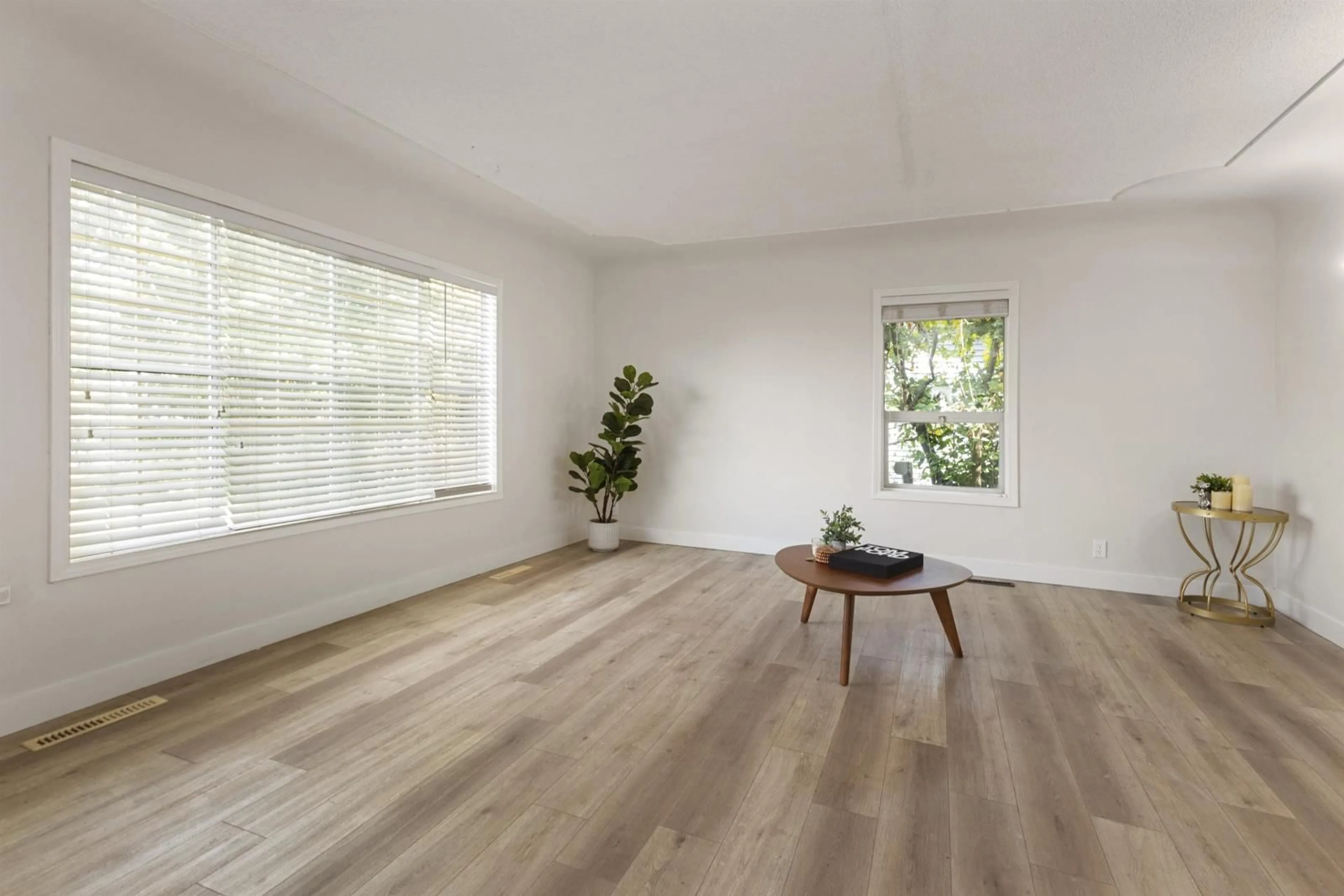 Other indoor space, wood floors for 46228 FIRST AVENUE, Chilliwack British Columbia V2P1W5