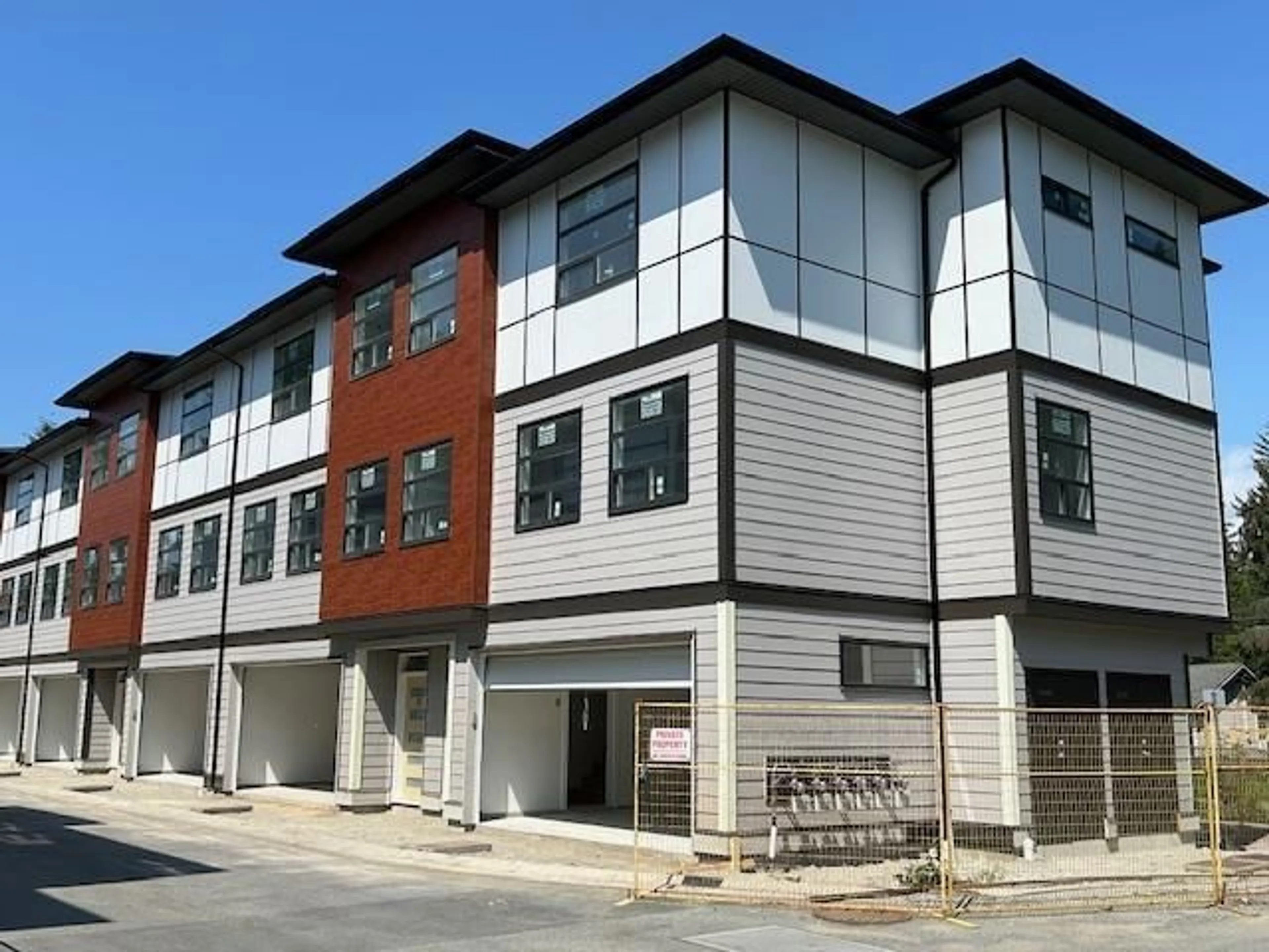 Home with vinyl exterior material, building for 15 - 32970 TUNBRIDGE, Mission British Columbia V2V6X9