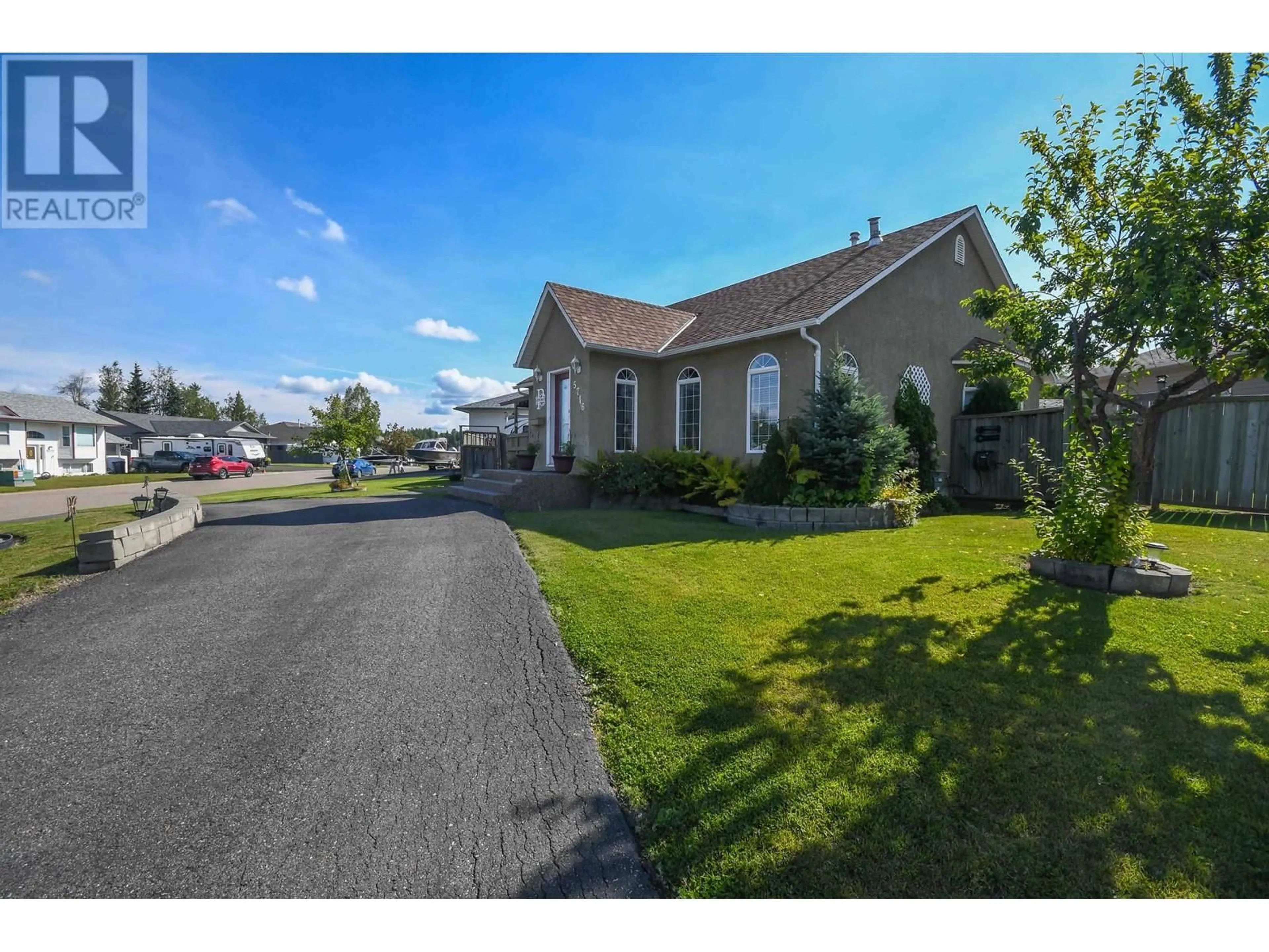 Frontside or backside of a home, the street view for 5716 BEARSPAW CRESCENT, Prince George British Columbia V2N6P7