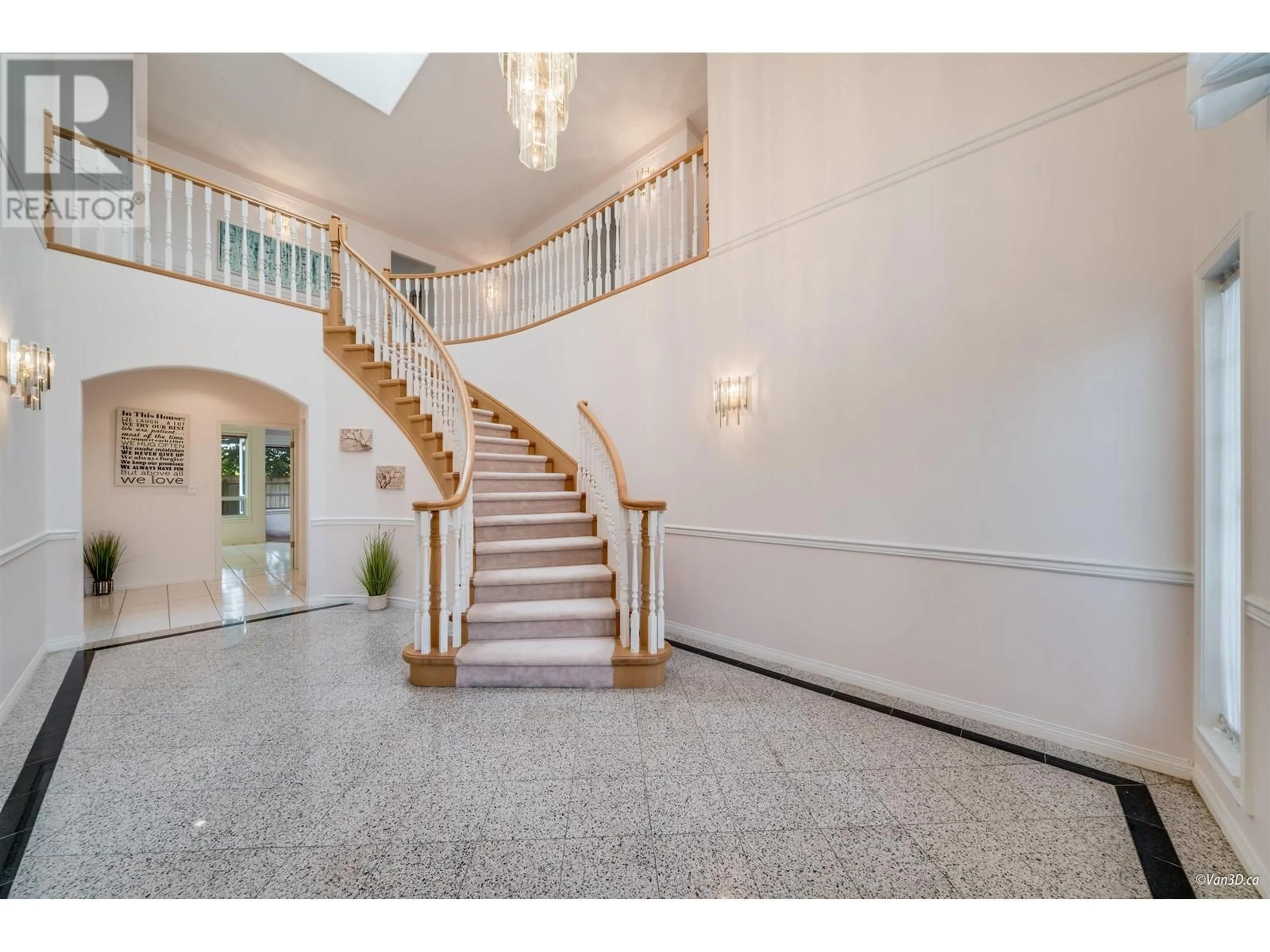 Indoor foyer, wood floors for 3580 SPRINGFIELD DRIVE, Richmond British Columbia V7E1Z4