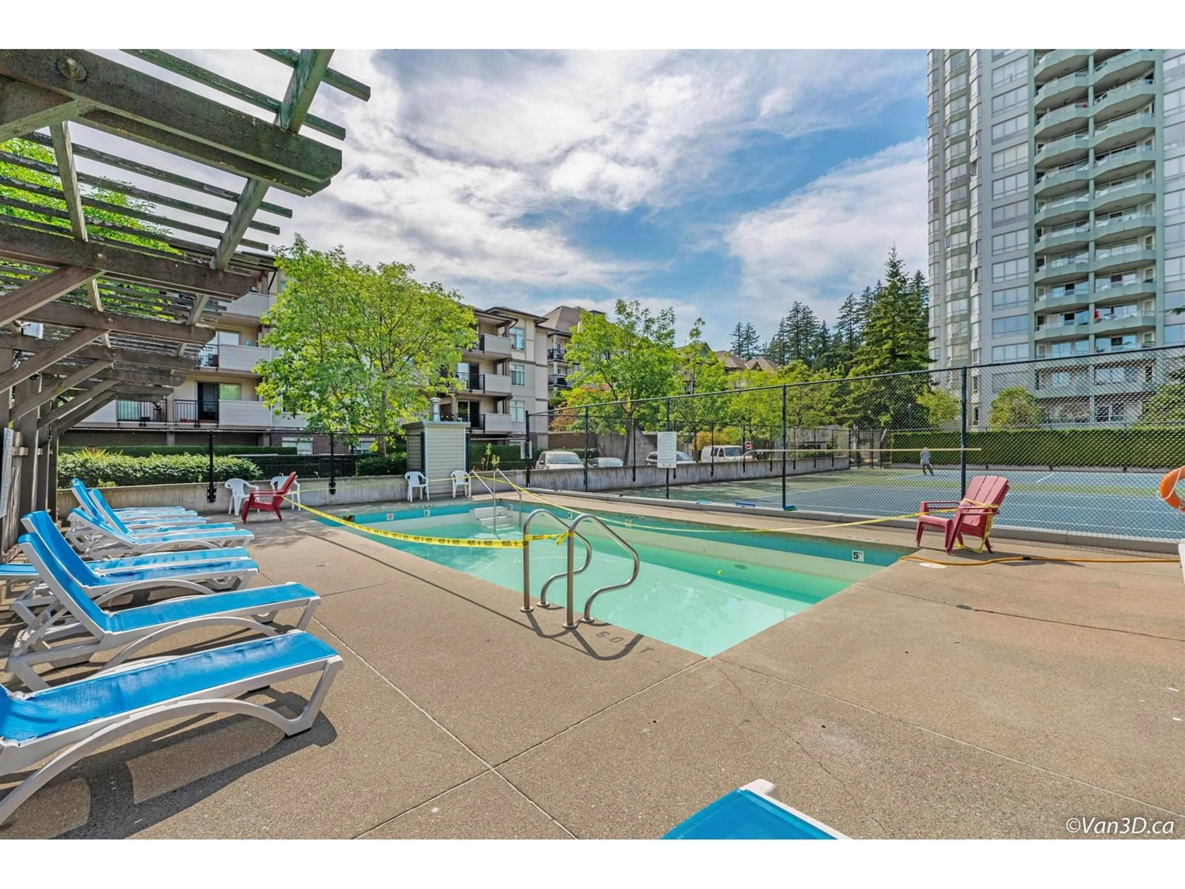 Indoor or outdoor pool for 58 14855 100 AVENUE, Surrey British Columbia V3R2W1