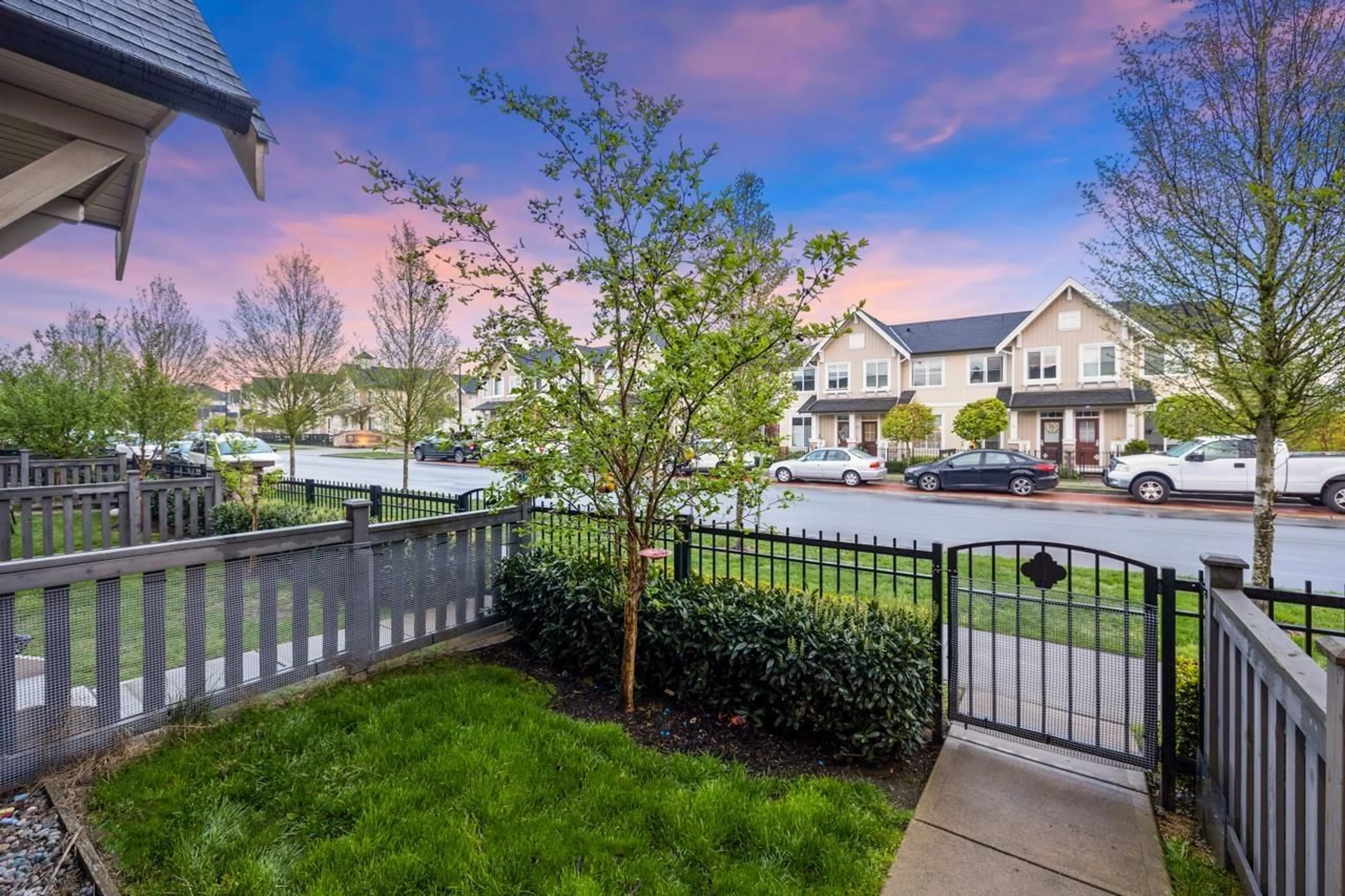 A pic from exterior of the house or condo, the fenced backyard for 11 30989 WESTRIDGE PLACE, Abbotsford British Columbia V2T0E7