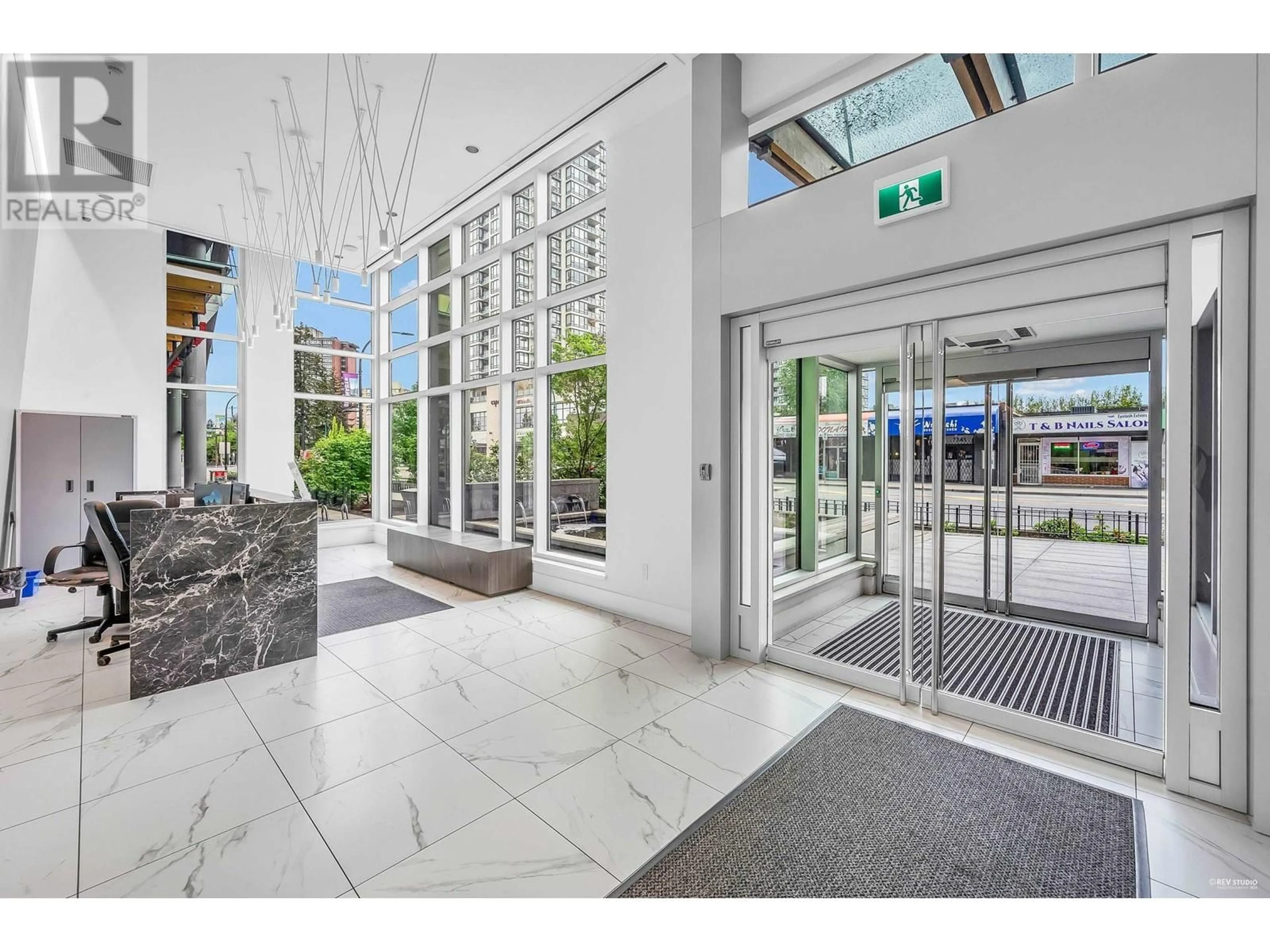 Indoor foyer for 3007 7358 EDMONDS STREET, Burnaby British Columbia V3N1A8