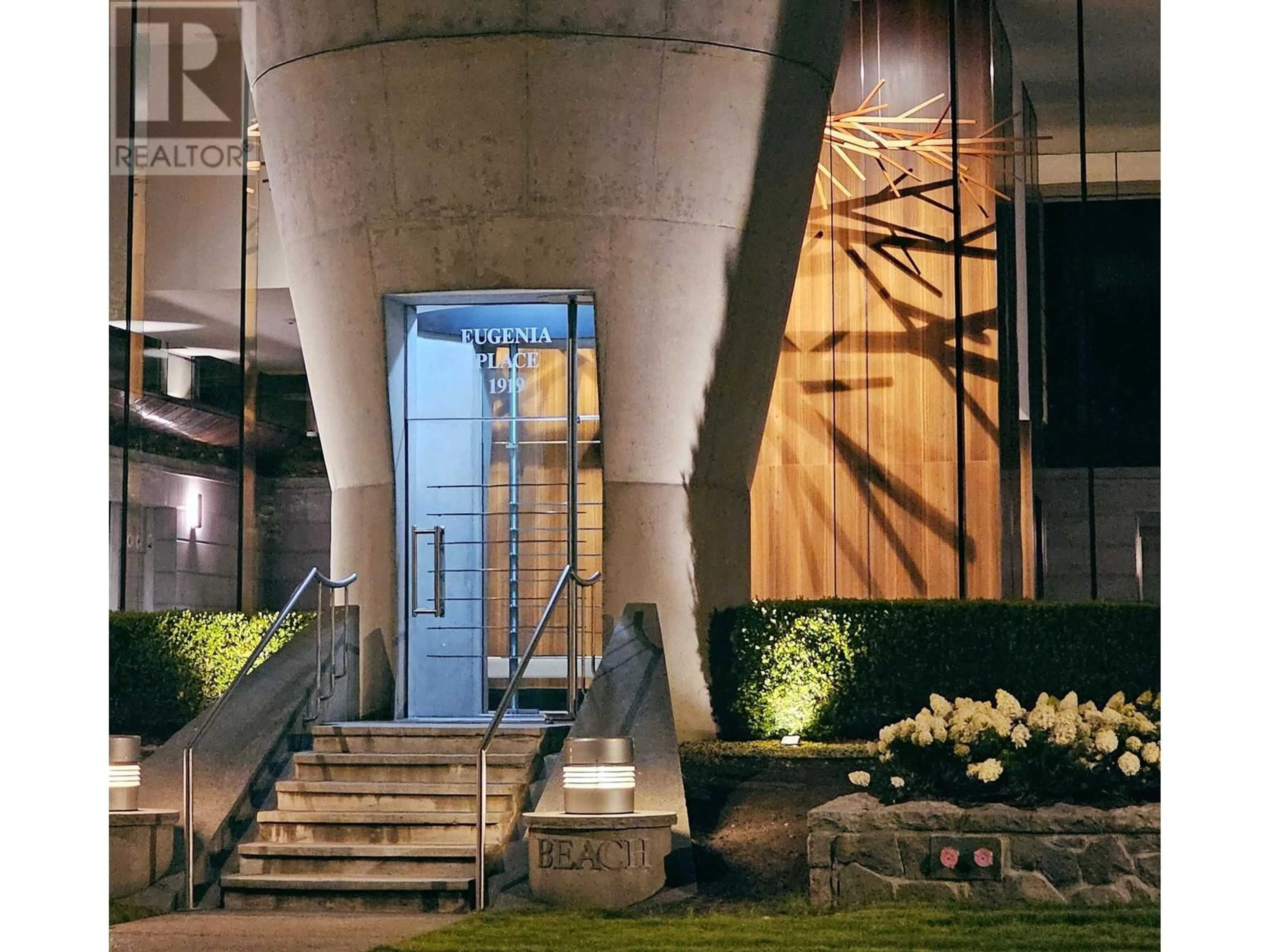 Indoor foyer, cement floor for 1600 1919 BEACH AVENUE, Vancouver British Columbia V6G1Z2