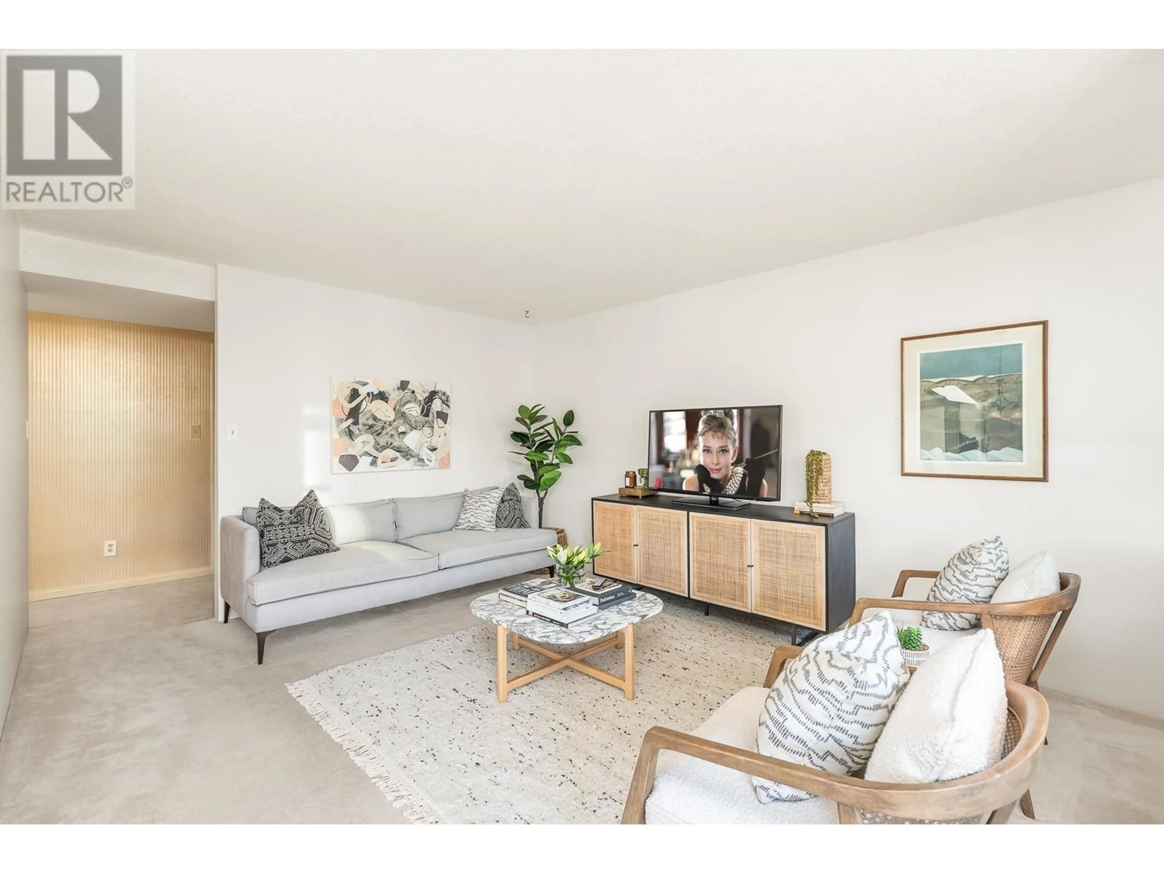 Living room, wood floors for 603 1420 DUCHESS AVENUE, West Vancouver British Columbia V7T1H8