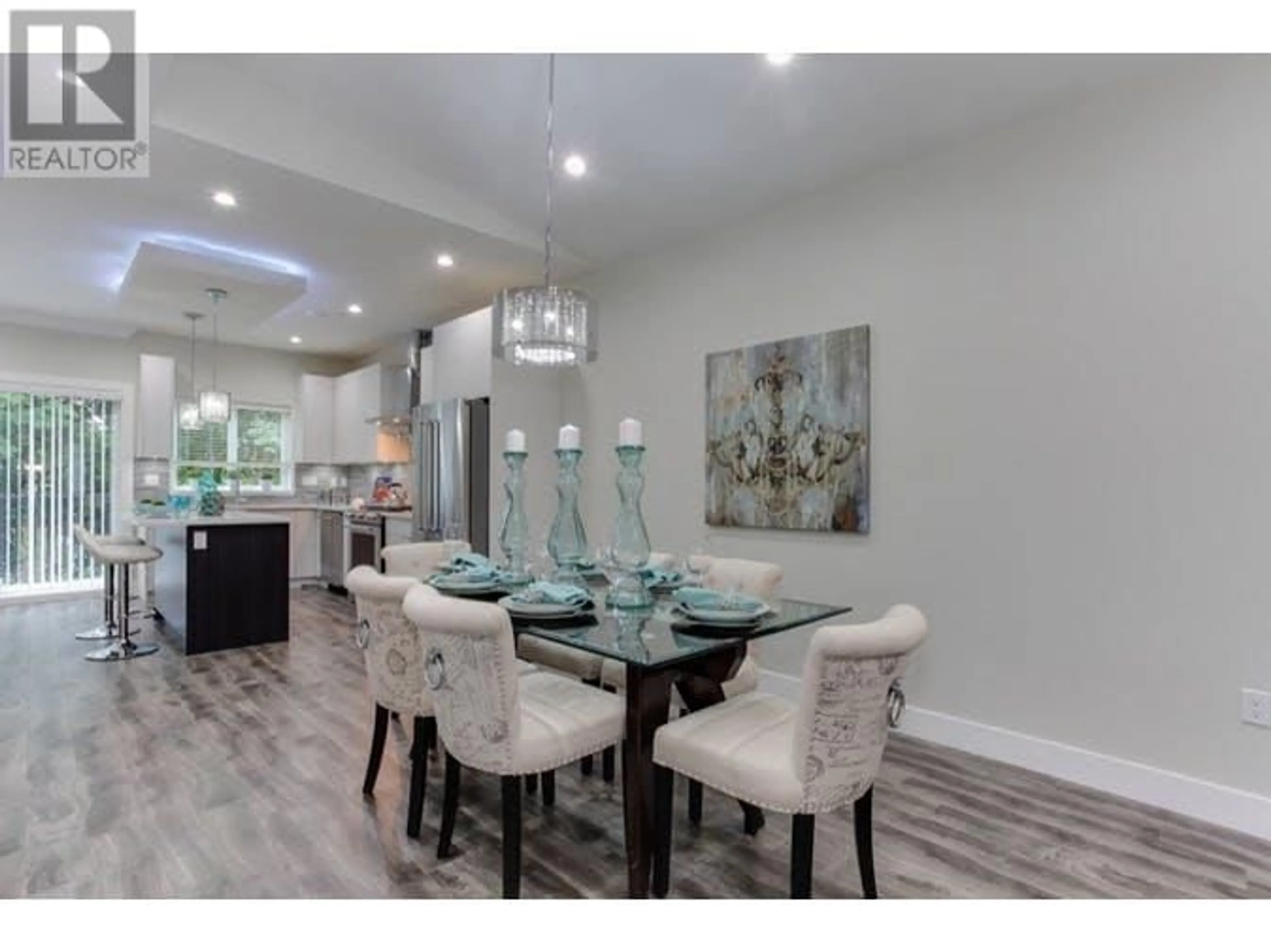 Dining room, wood floors for 526 FOURTEENTH STREET, New Westminster British Columbia V3M4P2