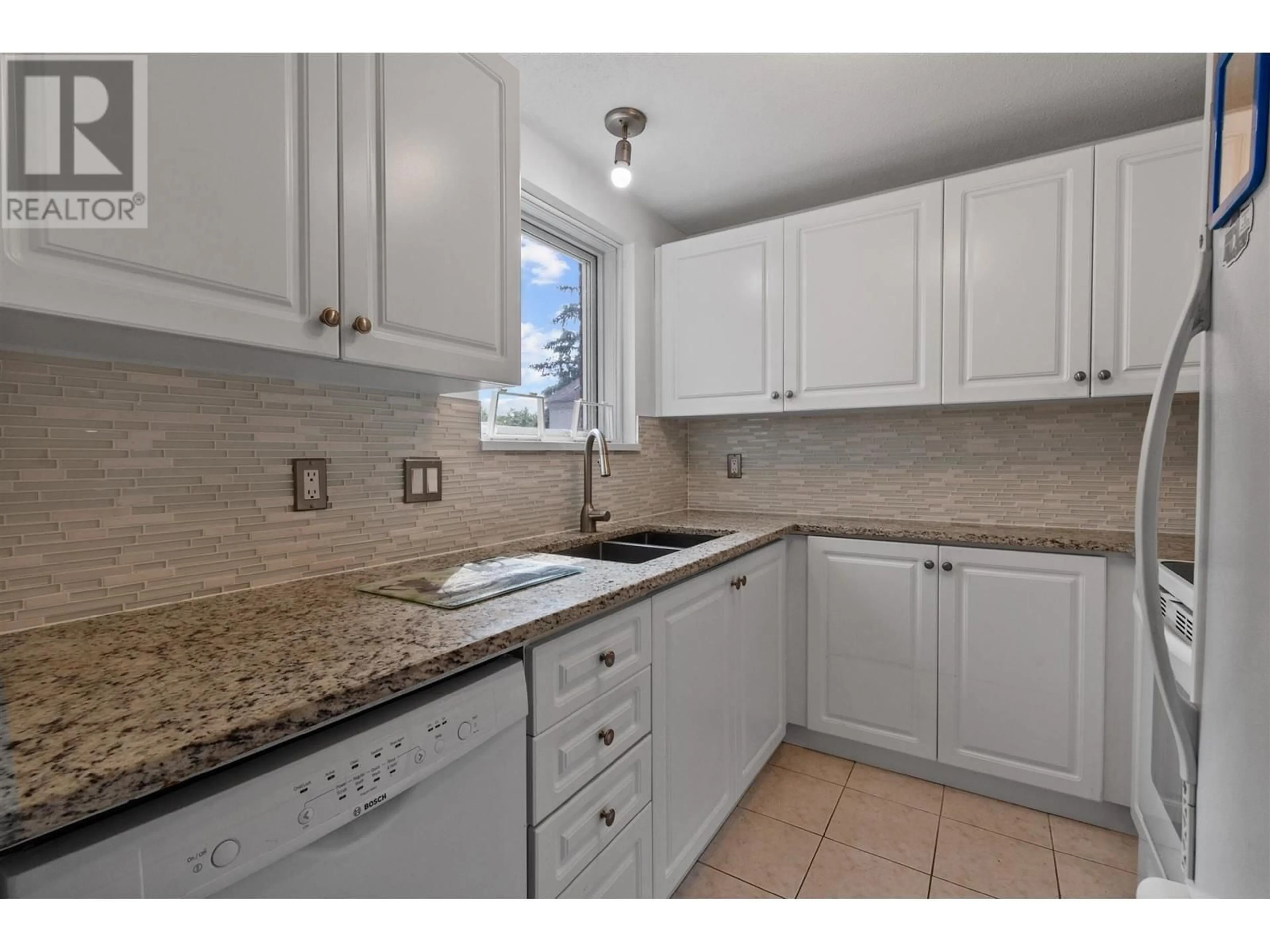 Kitchen, ceramic floors, cottage for 13 7077 BERESFORD STREET, Burnaby British Columbia V5E4J5