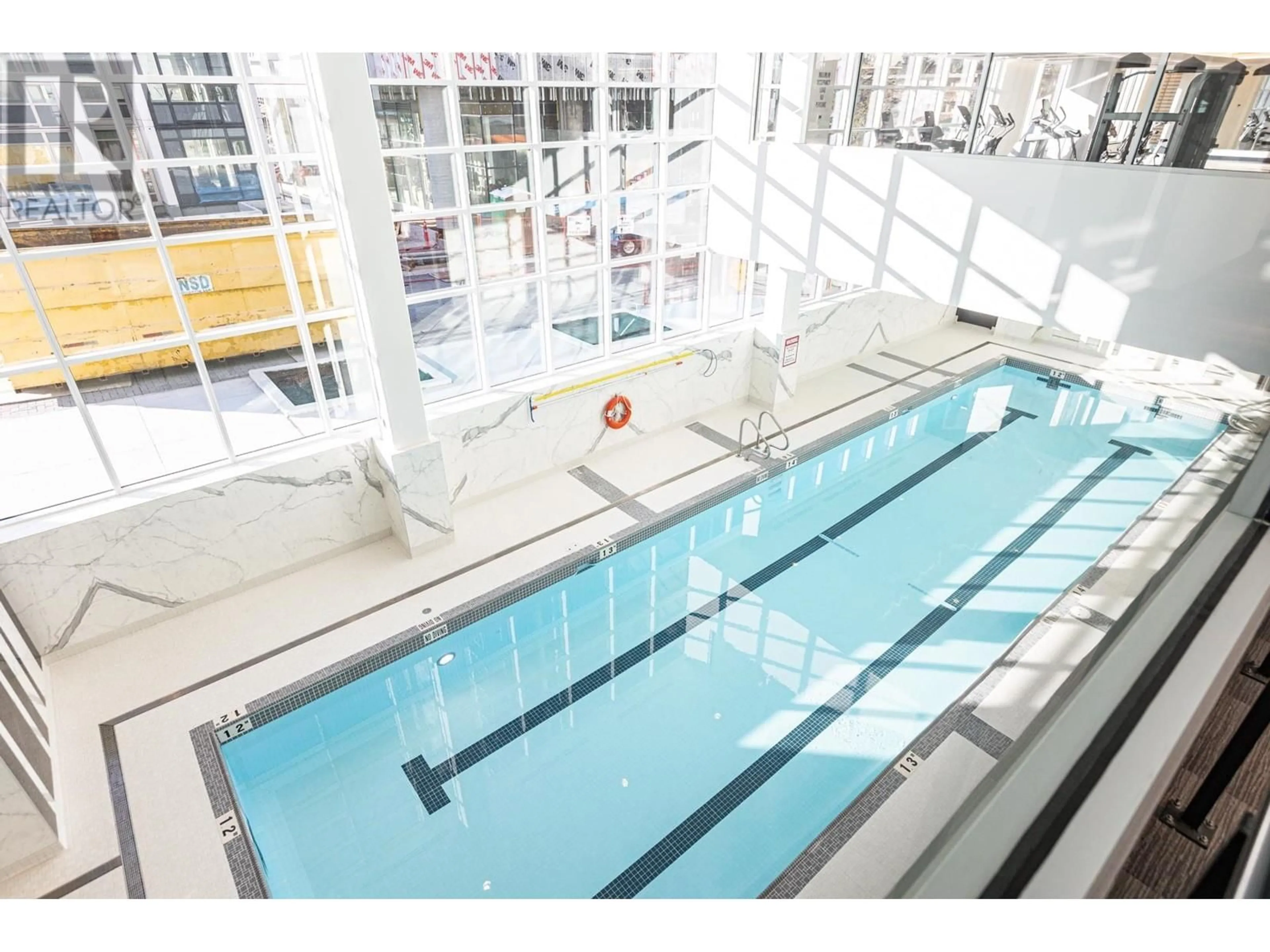 Indoor or outdoor pool for 2105 4458 BERESFORD STREET, Burnaby British Columbia V5H0J1