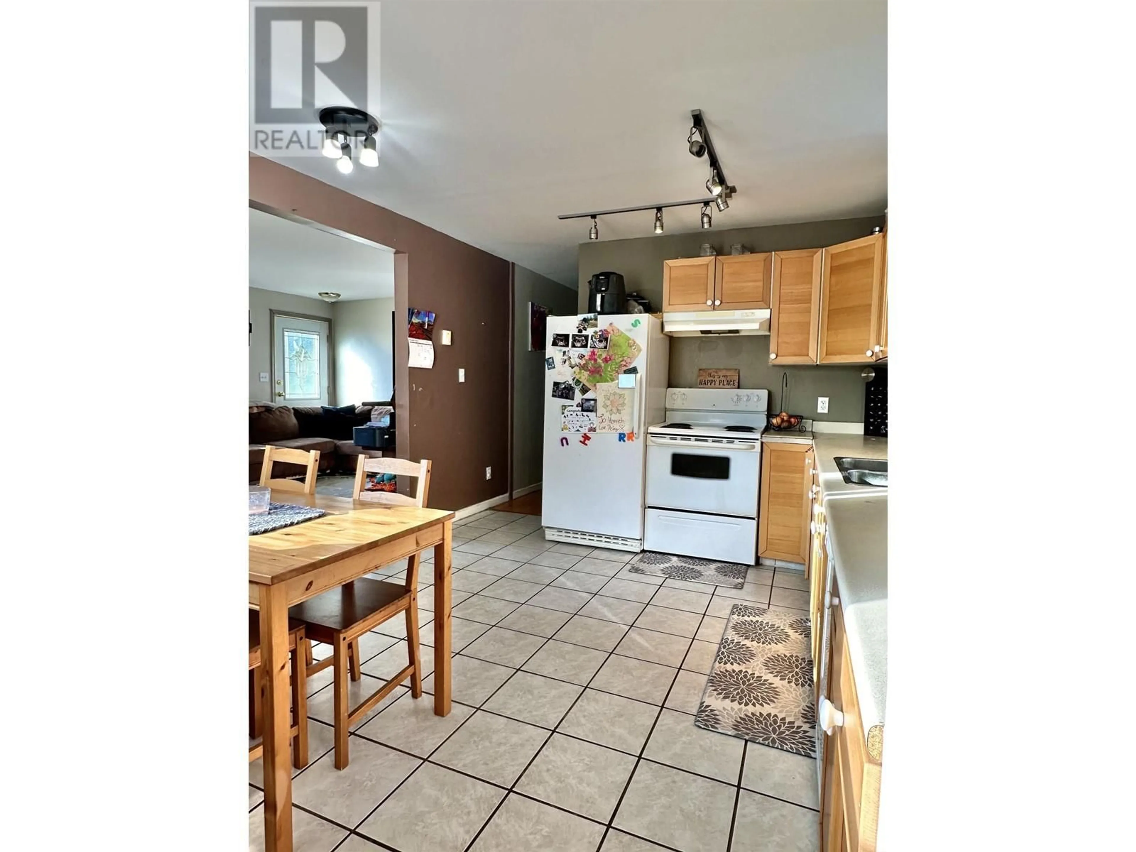 Kitchen, cement floor, cottage for 1036 7TH AVENUE, Valemount British Columbia V0E2Z0