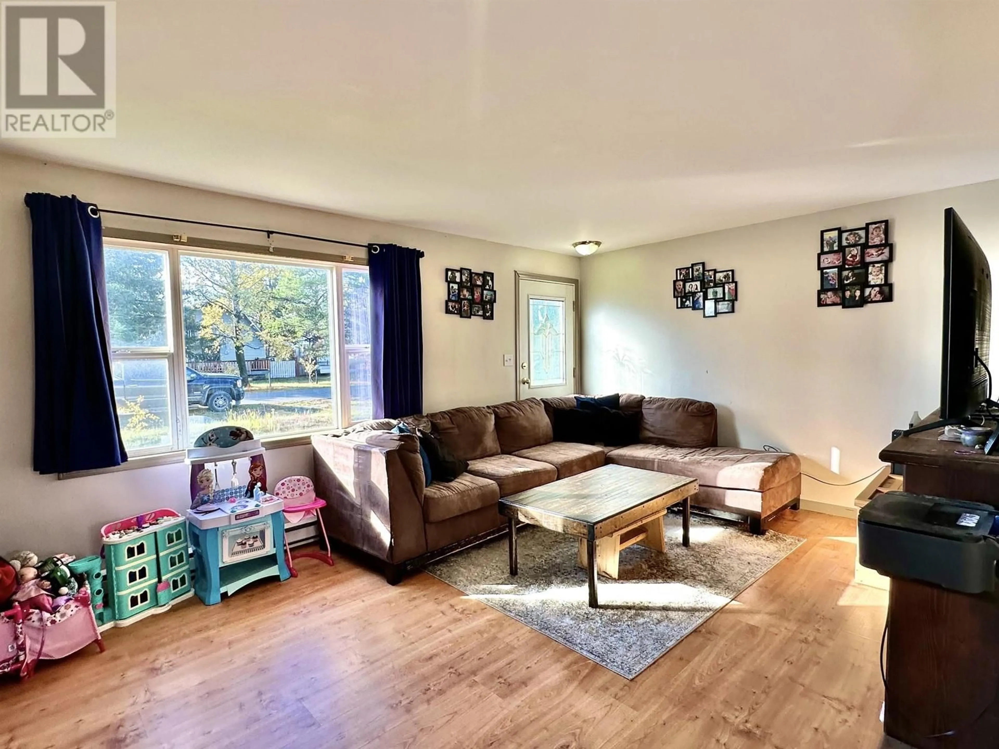 Living room, wood floors for 1036 7TH AVENUE, Valemount British Columbia V0E2Z0