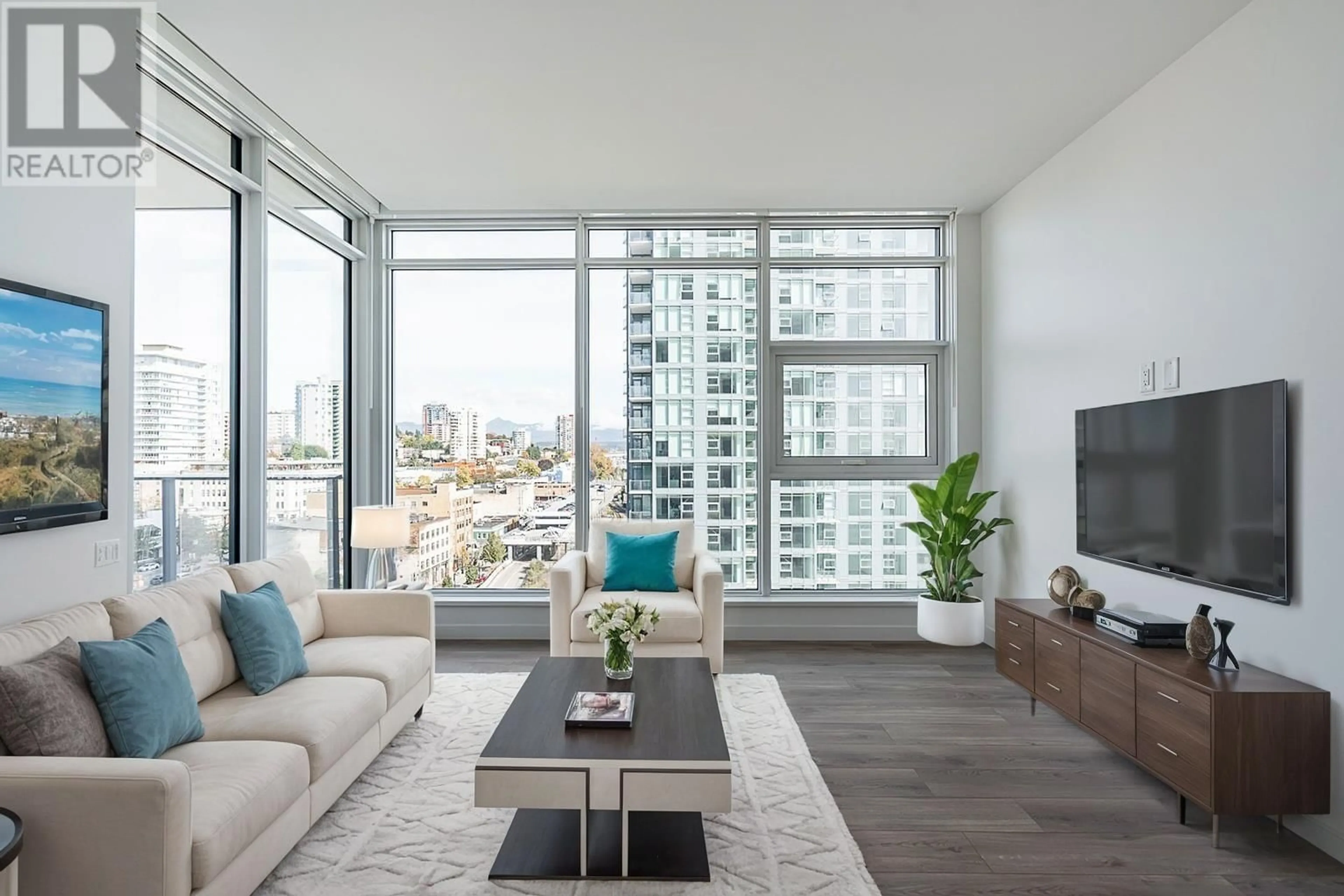 Living room, wood floors for 904 680 QUAYSIDE DRIVE, New Westminster British Columbia V3M0P2