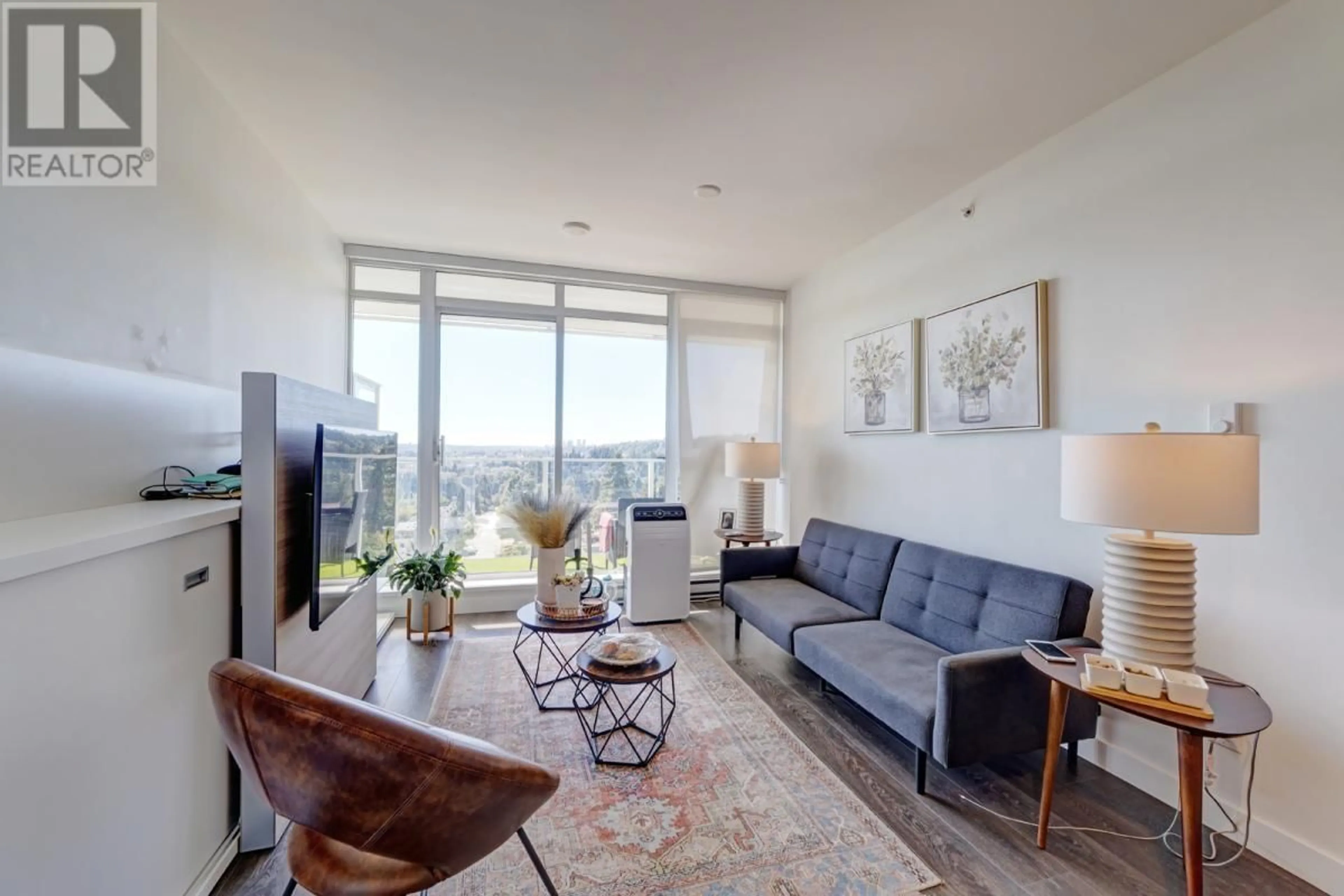 Living room, carpet floors for 806 652 WHITING WAY, Coquitlam British Columbia V3J0K3