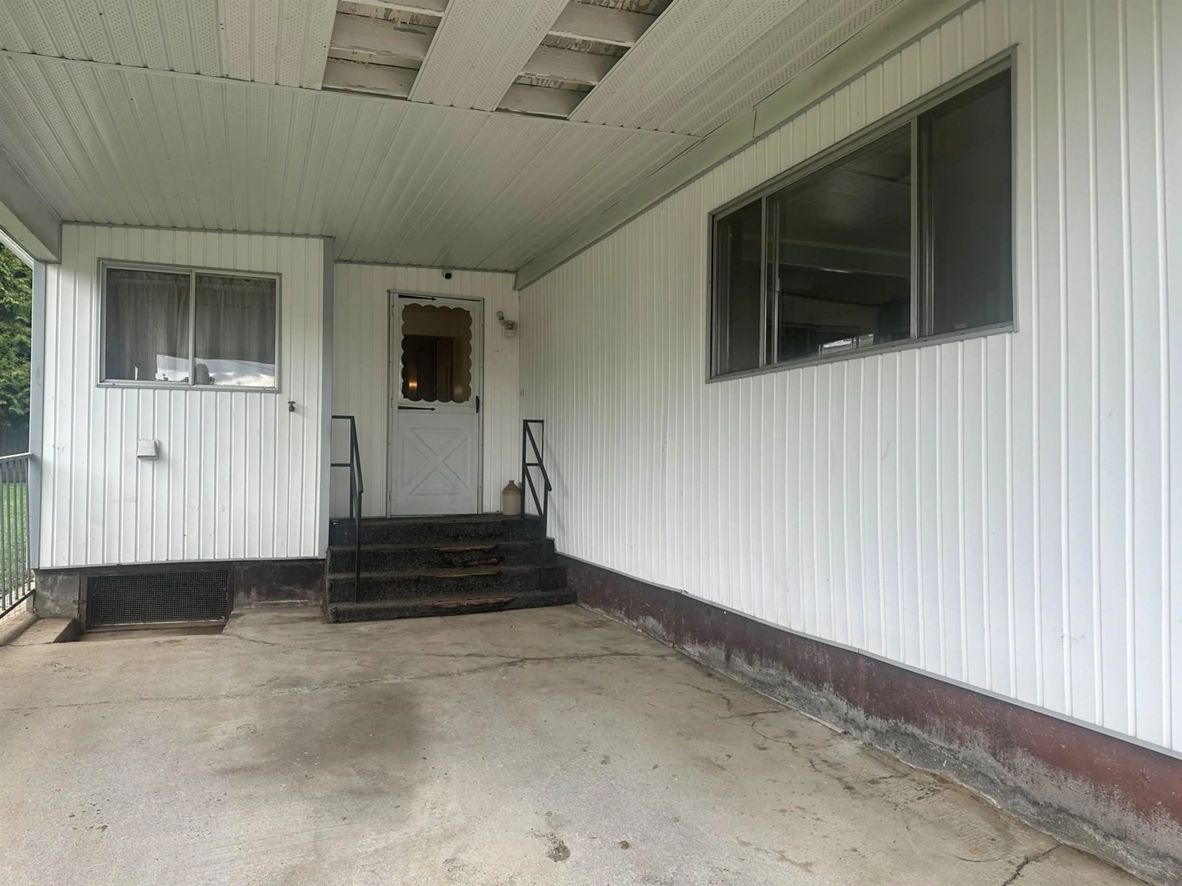 Indoor foyer, unknown floor for 2215 CRYSTAL COURT, Abbotsford British Columbia V2T6A7