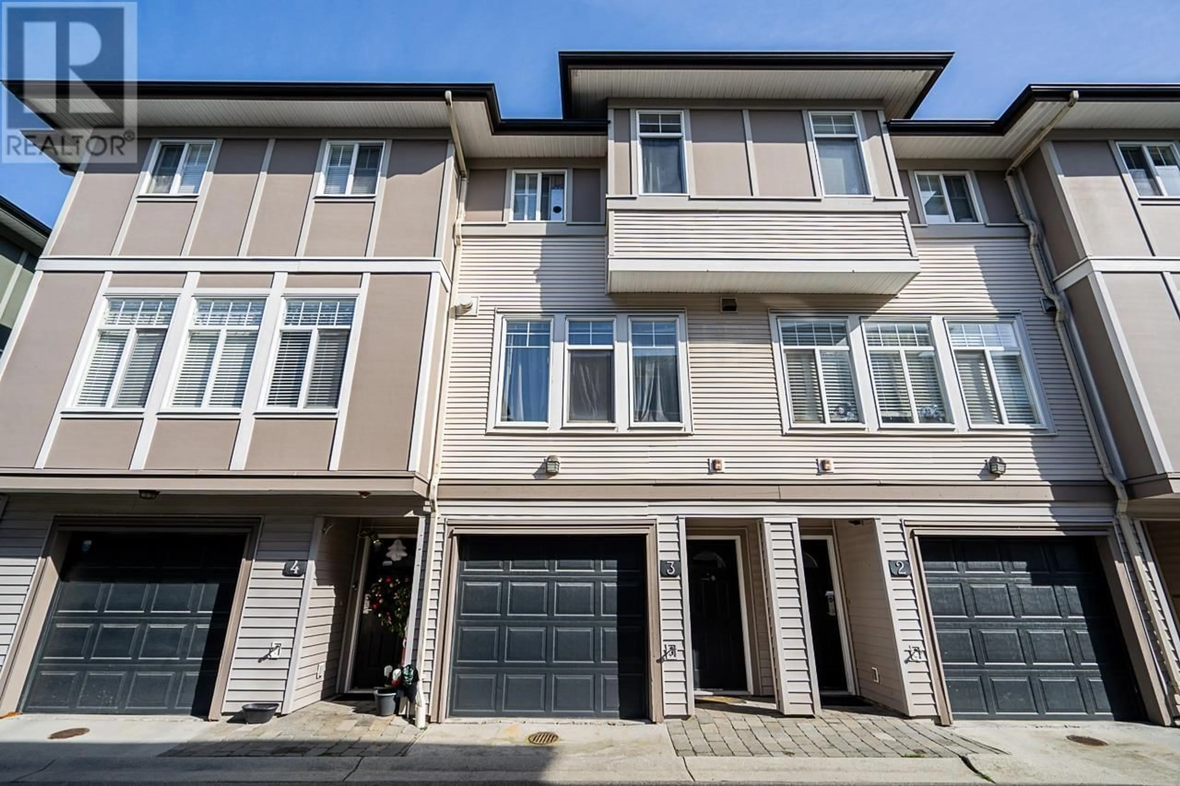 A pic from exterior of the house or condo, the front or back of building for 3 1010 EWEN AVENUE, New Westminster British Columbia V3M5C9