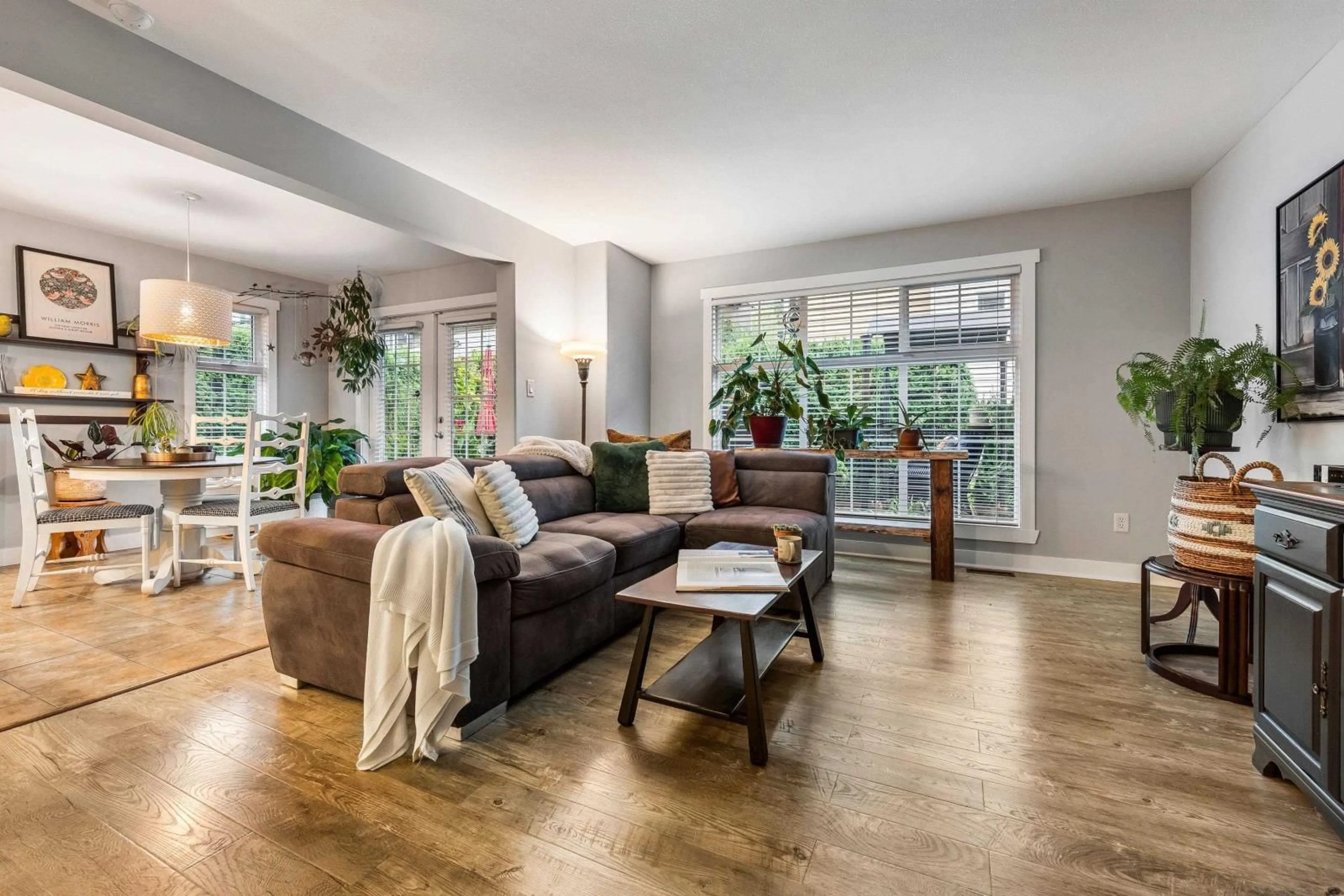 Living room, wood floors for 6 1700 MACKAY CRESCENT, Agassiz British Columbia V0M1A3