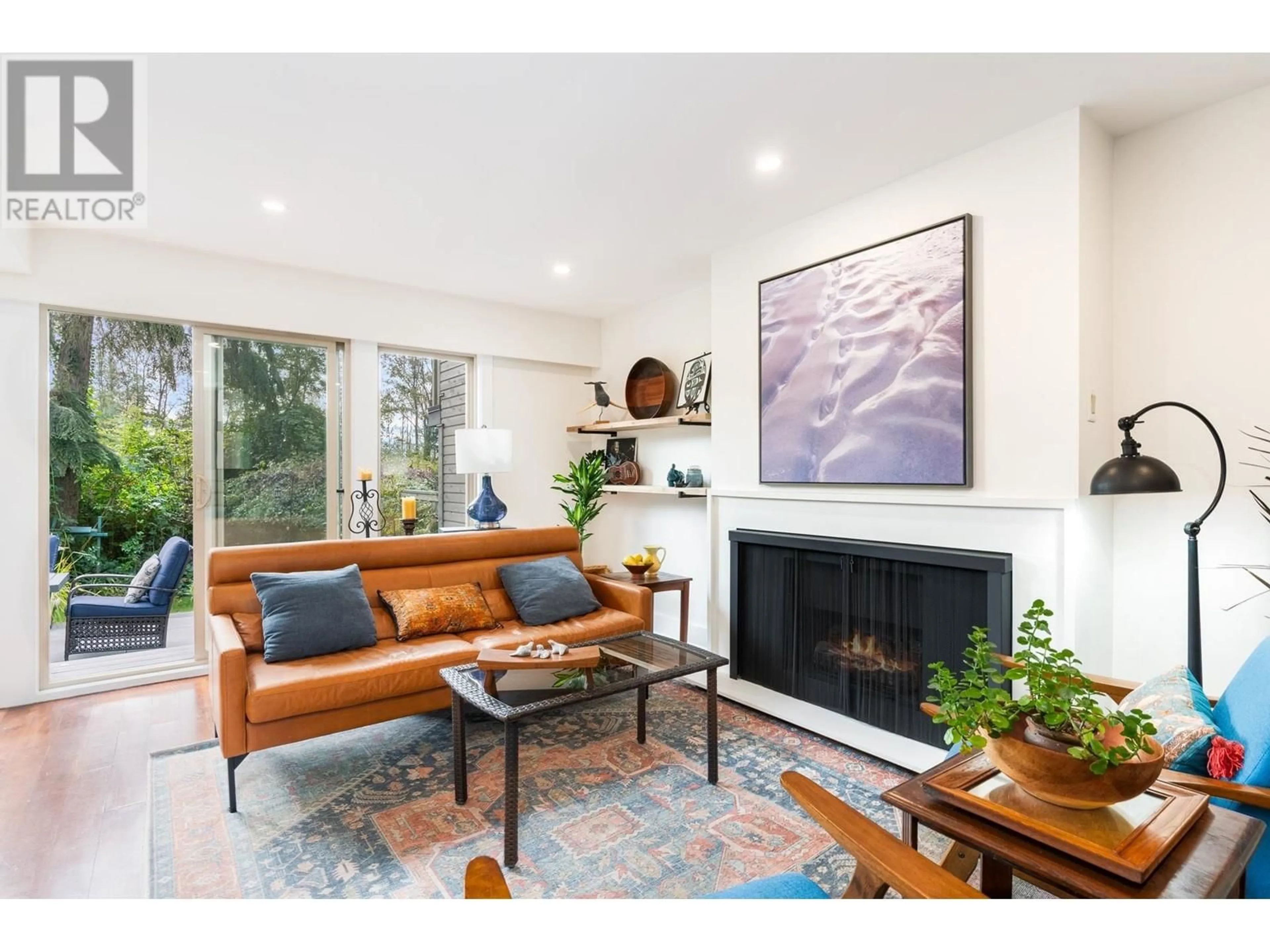 Living room, wood floors for 964 LILLOOET ROAD, North Vancouver British Columbia V7J2H5