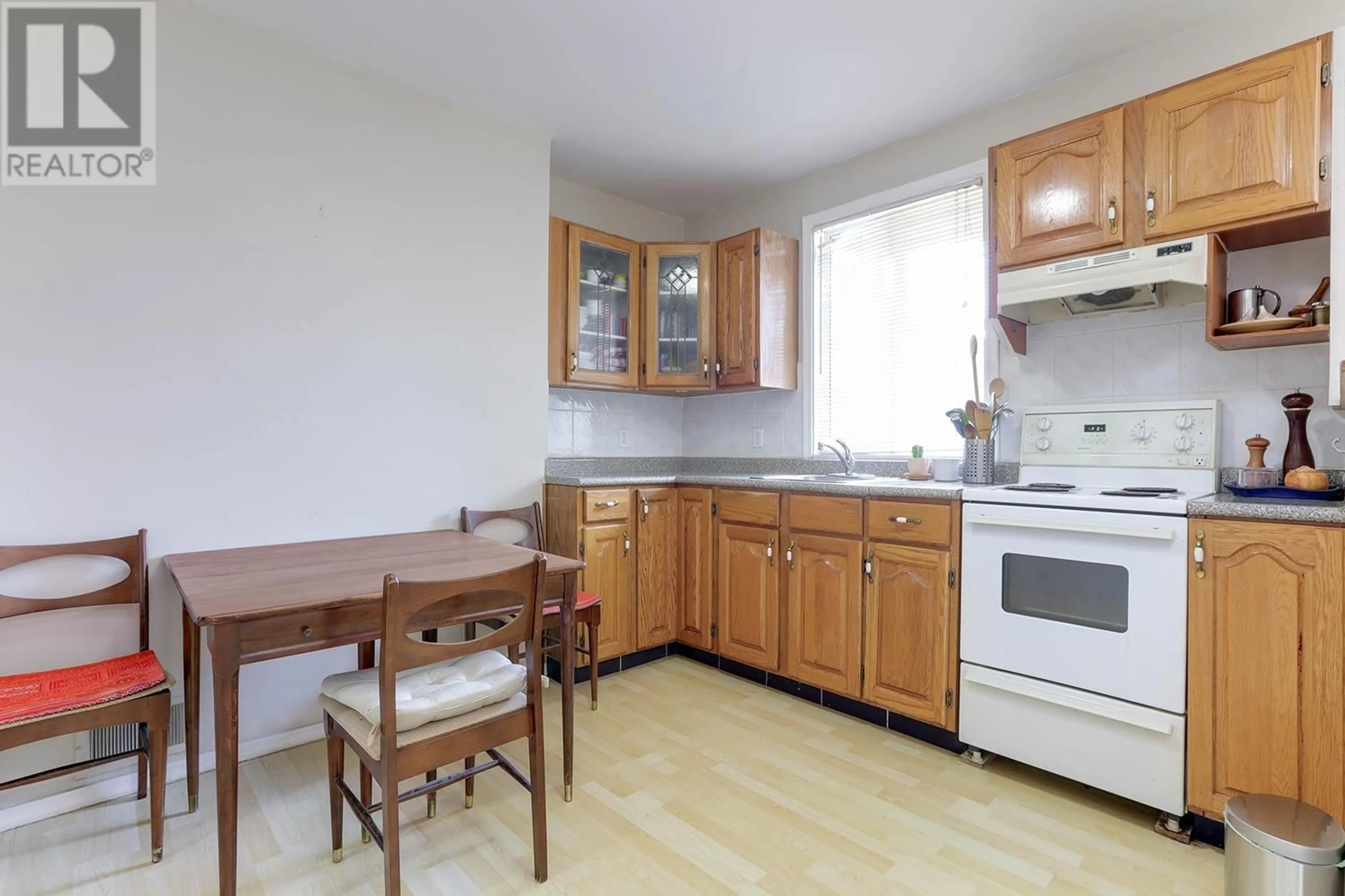 Standard kitchen, wood floors, cottage for 780 VICTORIA DRIVE, Vancouver British Columbia V5L4E6