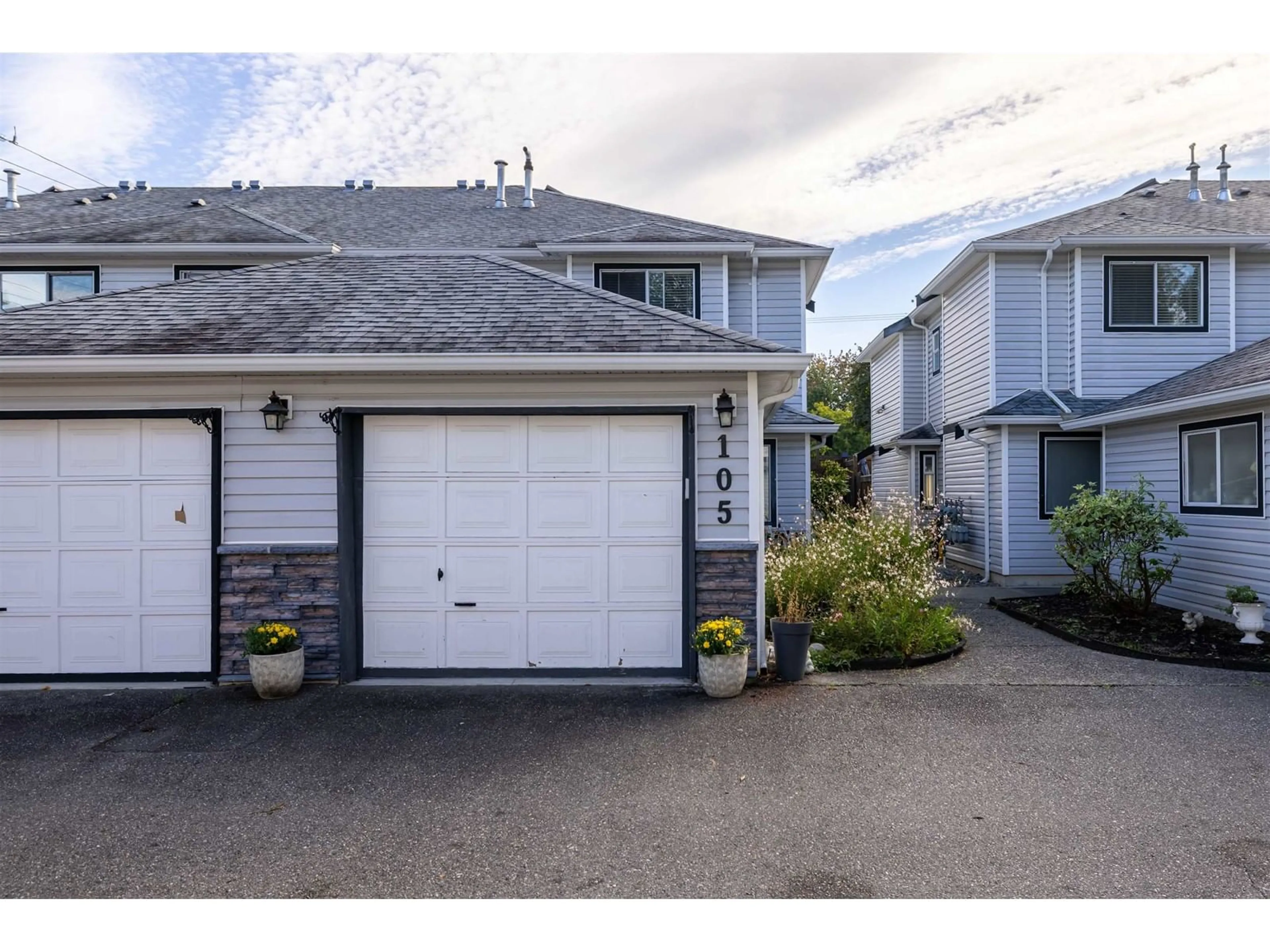 A pic from exterior of the house or condo, cottage for 105 9507 208 STREET, Langley British Columbia V1M2Z1