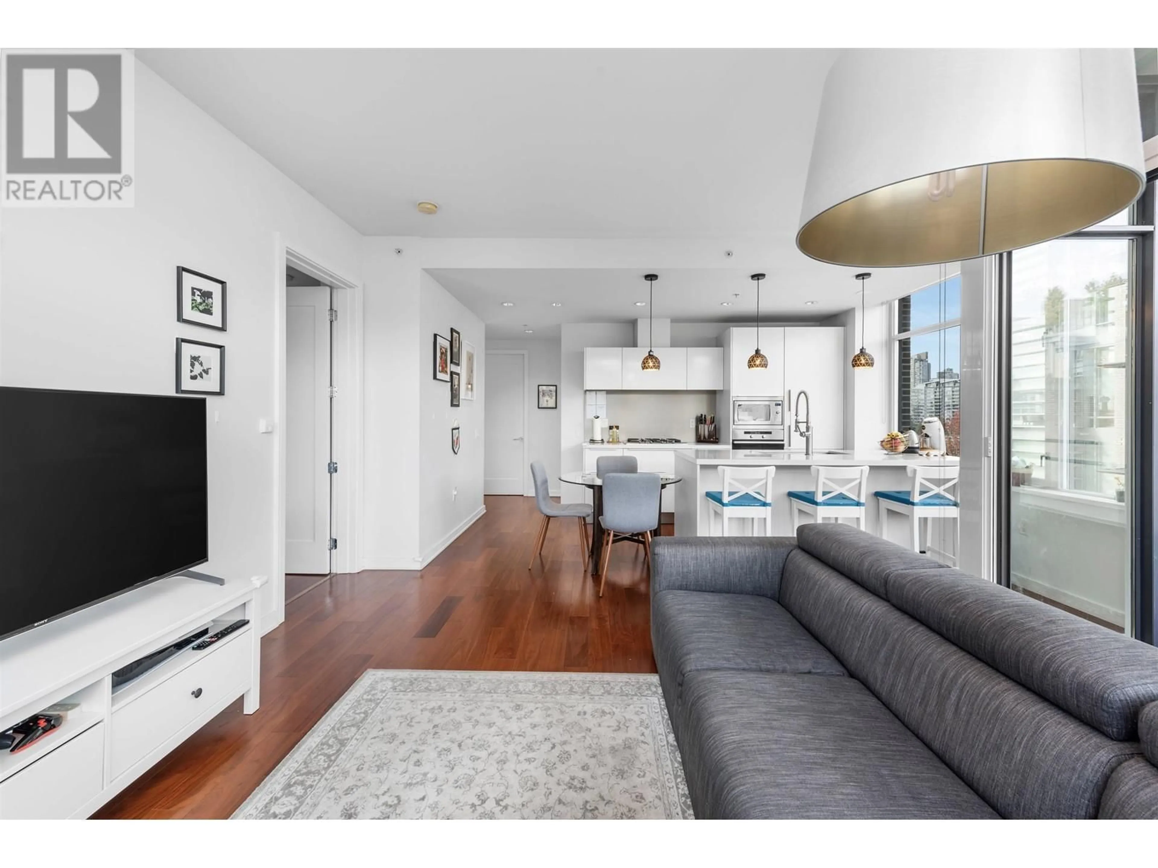 Living room, wood floors for 510 181 W 1ST AVENUE, Vancouver British Columbia V5Y0E3