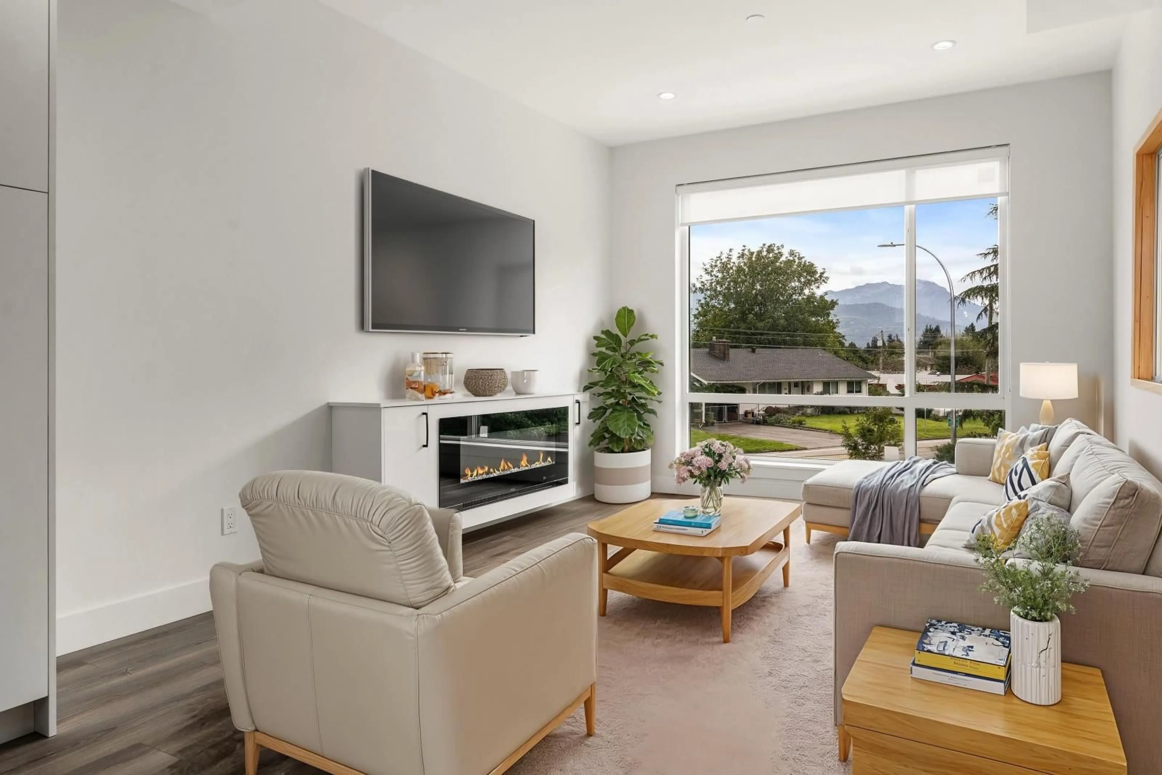 Living room, wood floors for 3 9603 BROADWAY STREET, Chilliwack British Columbia V2P5T7